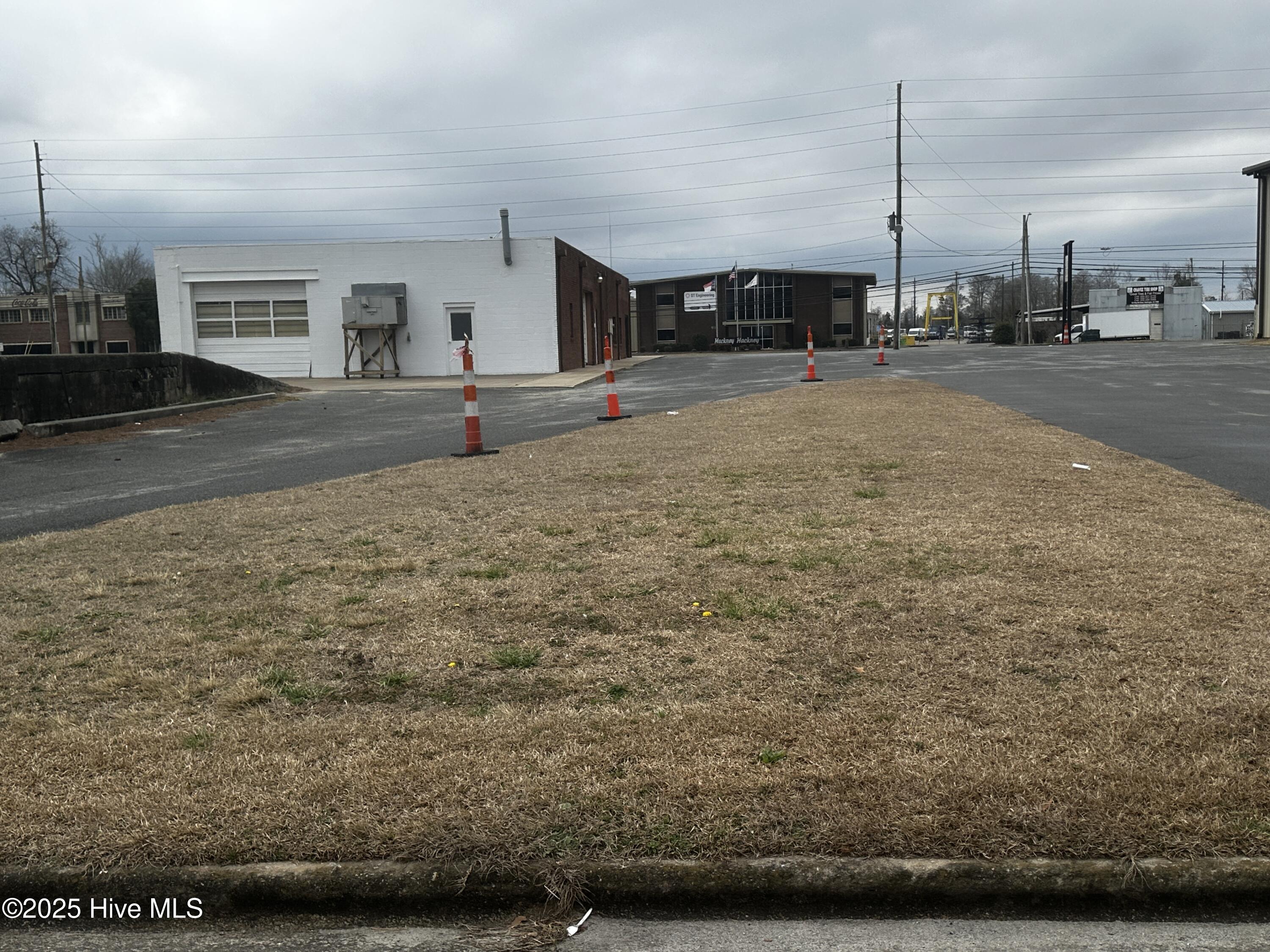 852 W 5th Street Property Photo 14