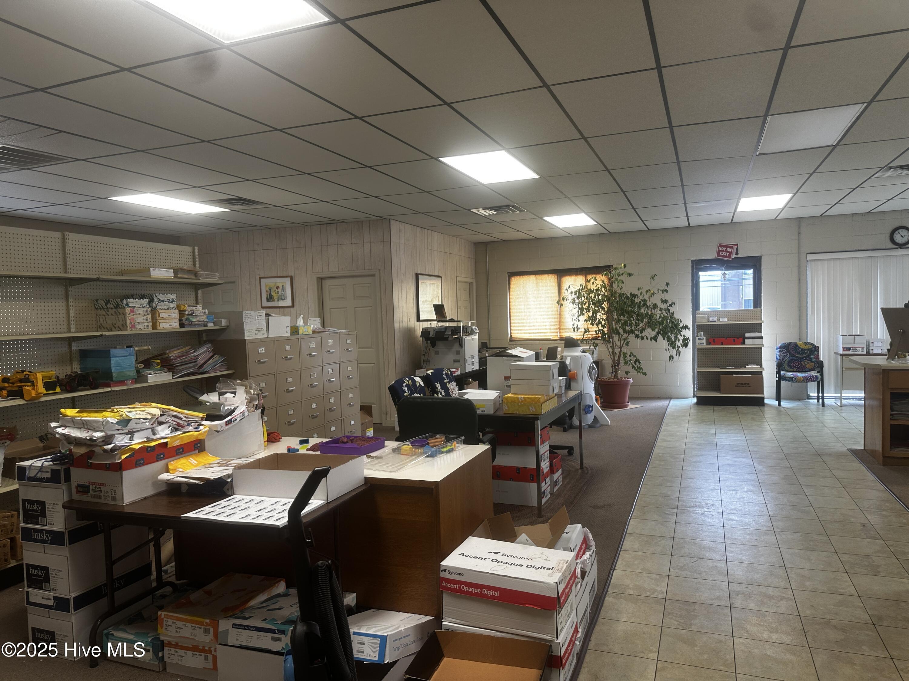 852 W 5th Street Property Photo 20