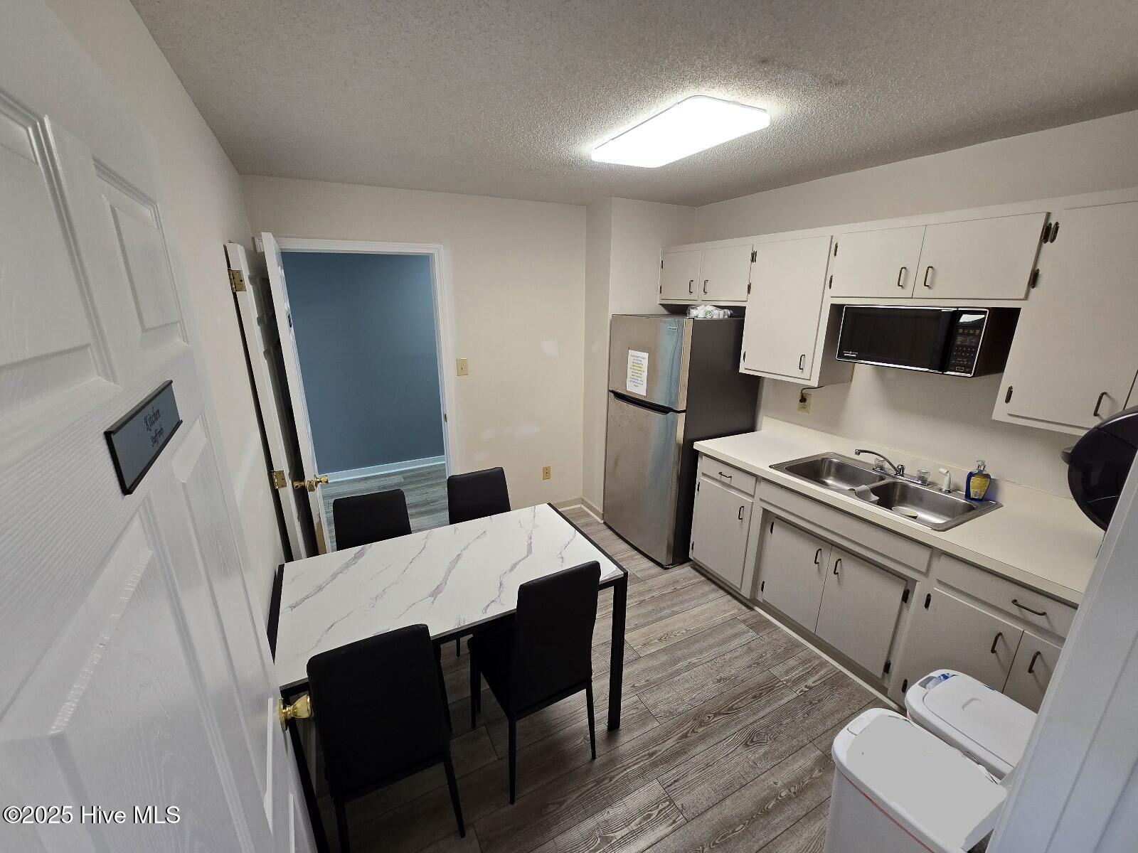 2407 Grace Avenue Property Photo 5