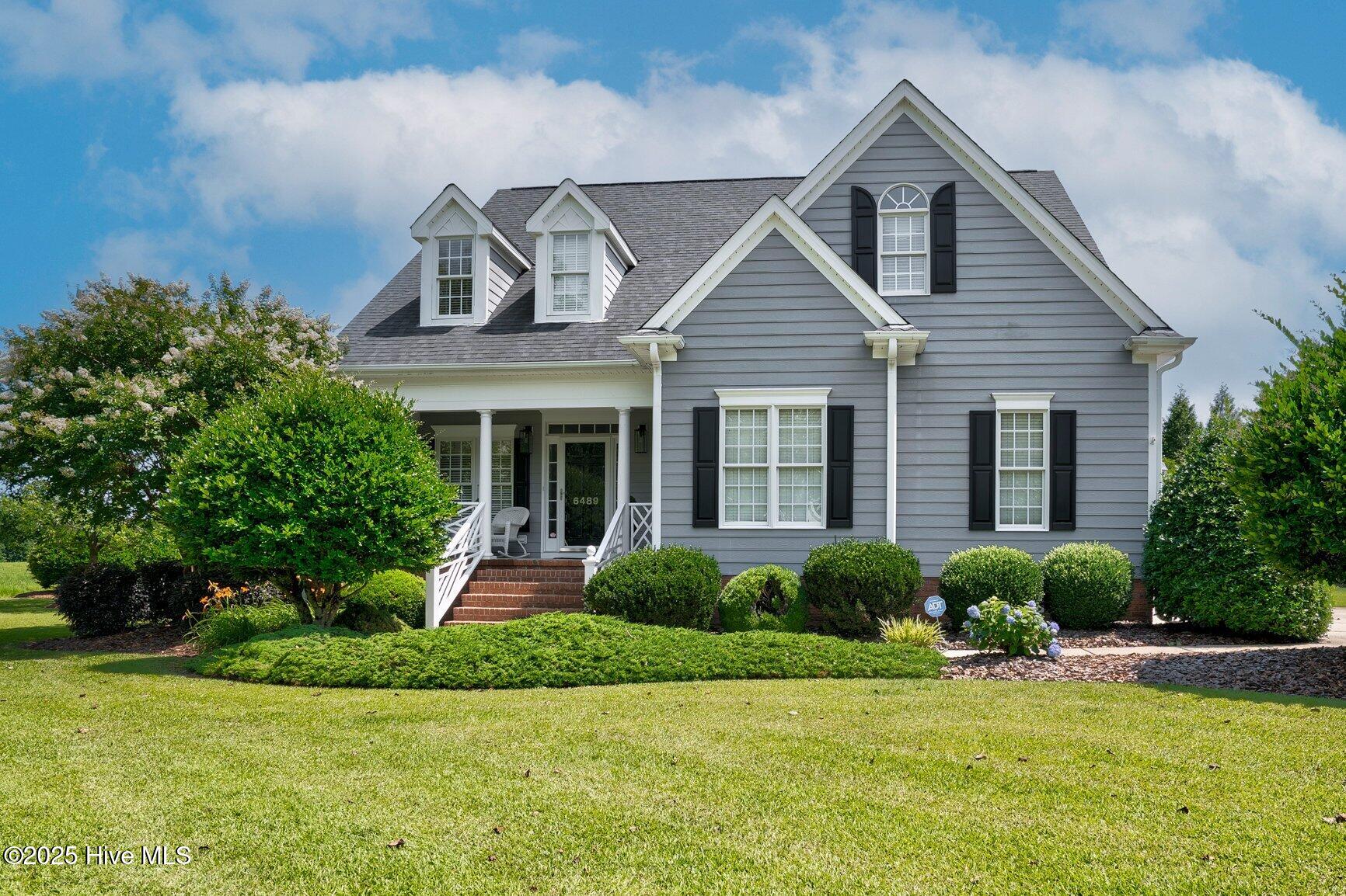 6489 Waters Edge Drive Property Photo 1