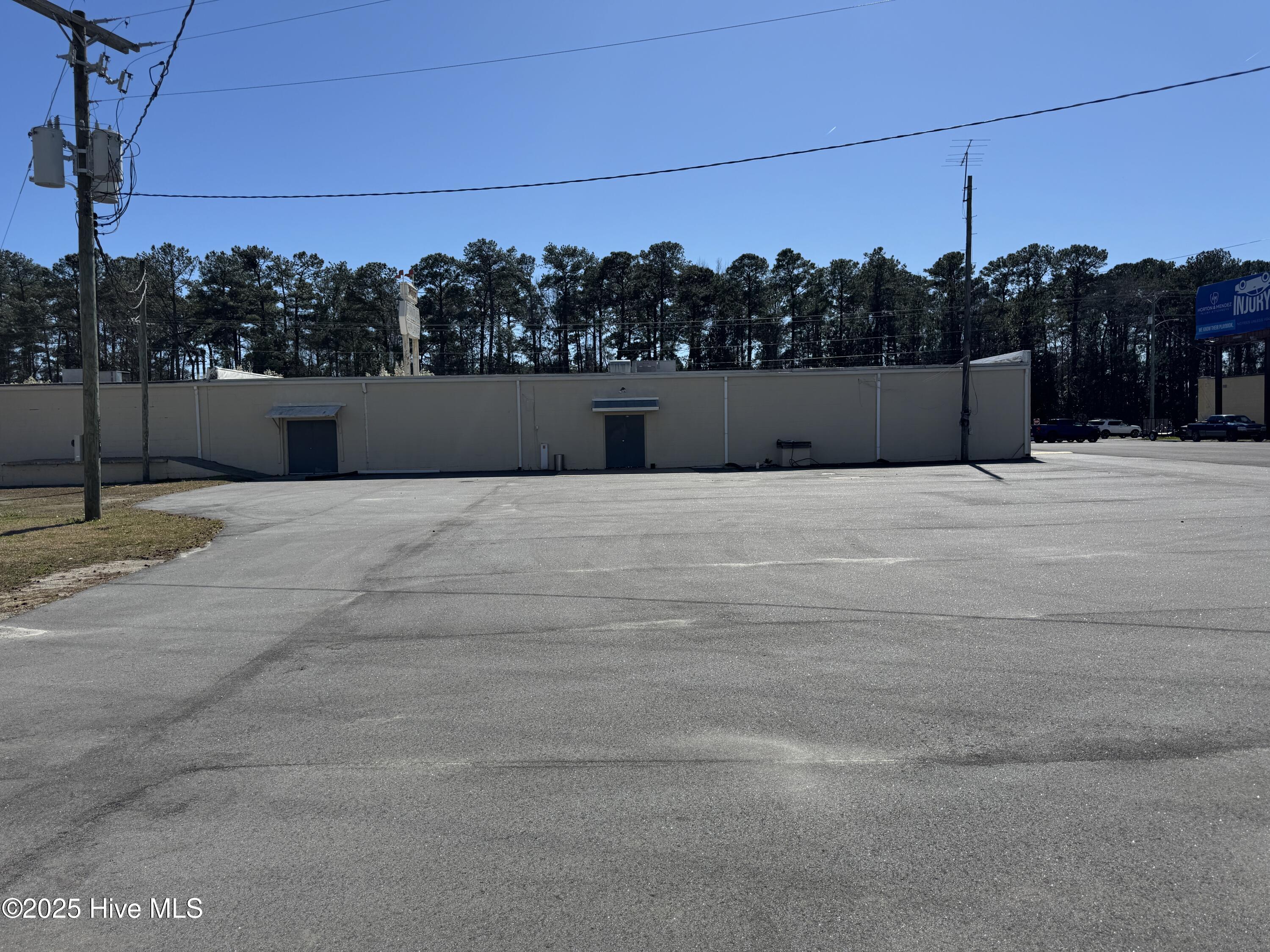 2129 Lejeune Boulevard Property Photo 10