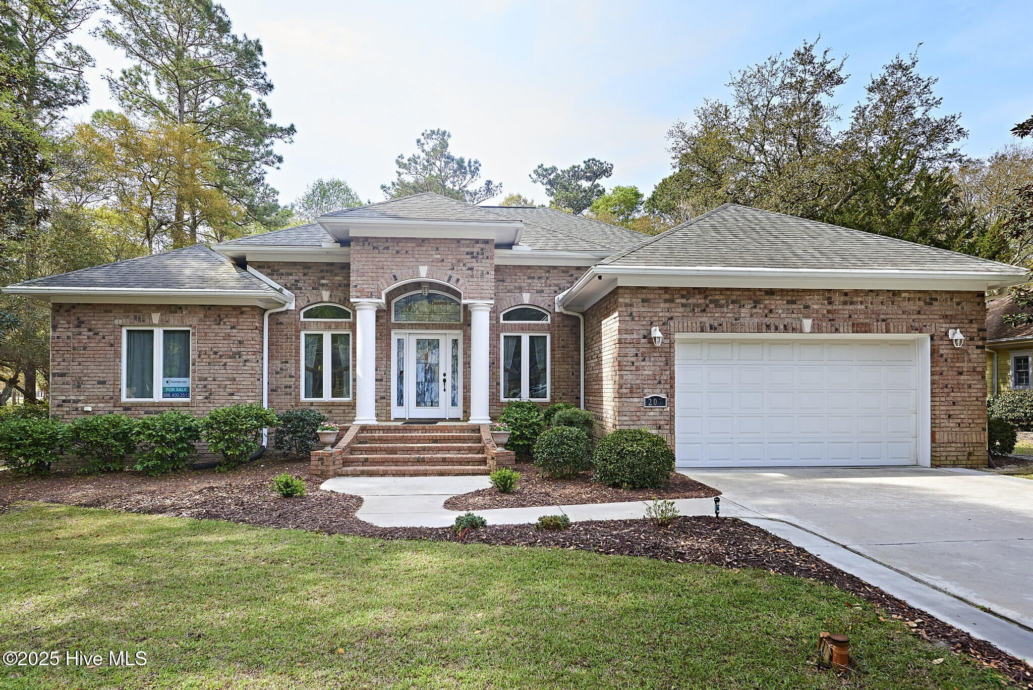 207 Clubhouse Drive Property Photo
