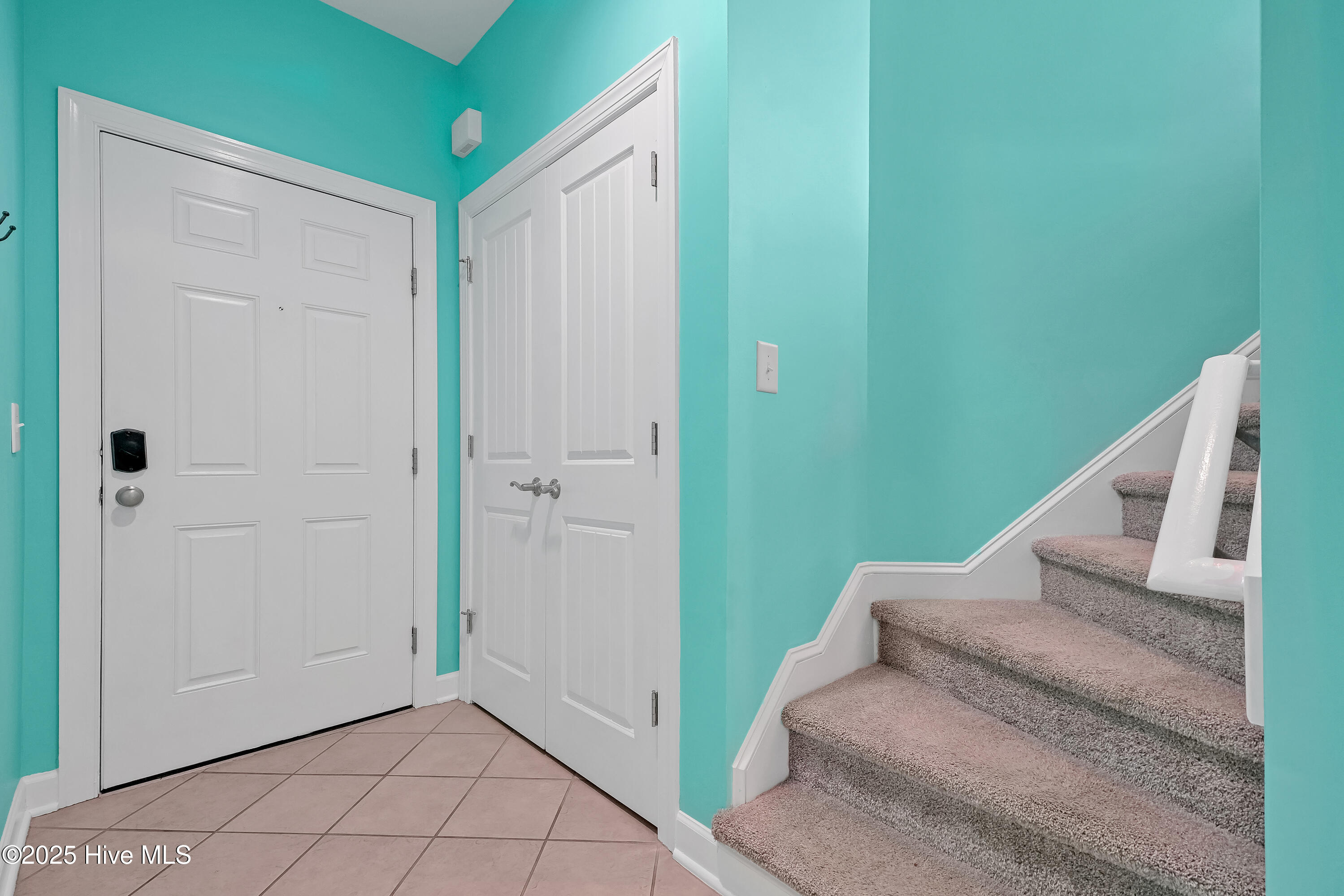 209 Summer Winds Place Property Photo 6