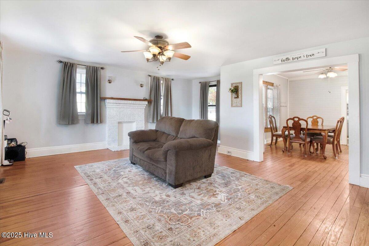 1312 Washington Street Property Photo 4