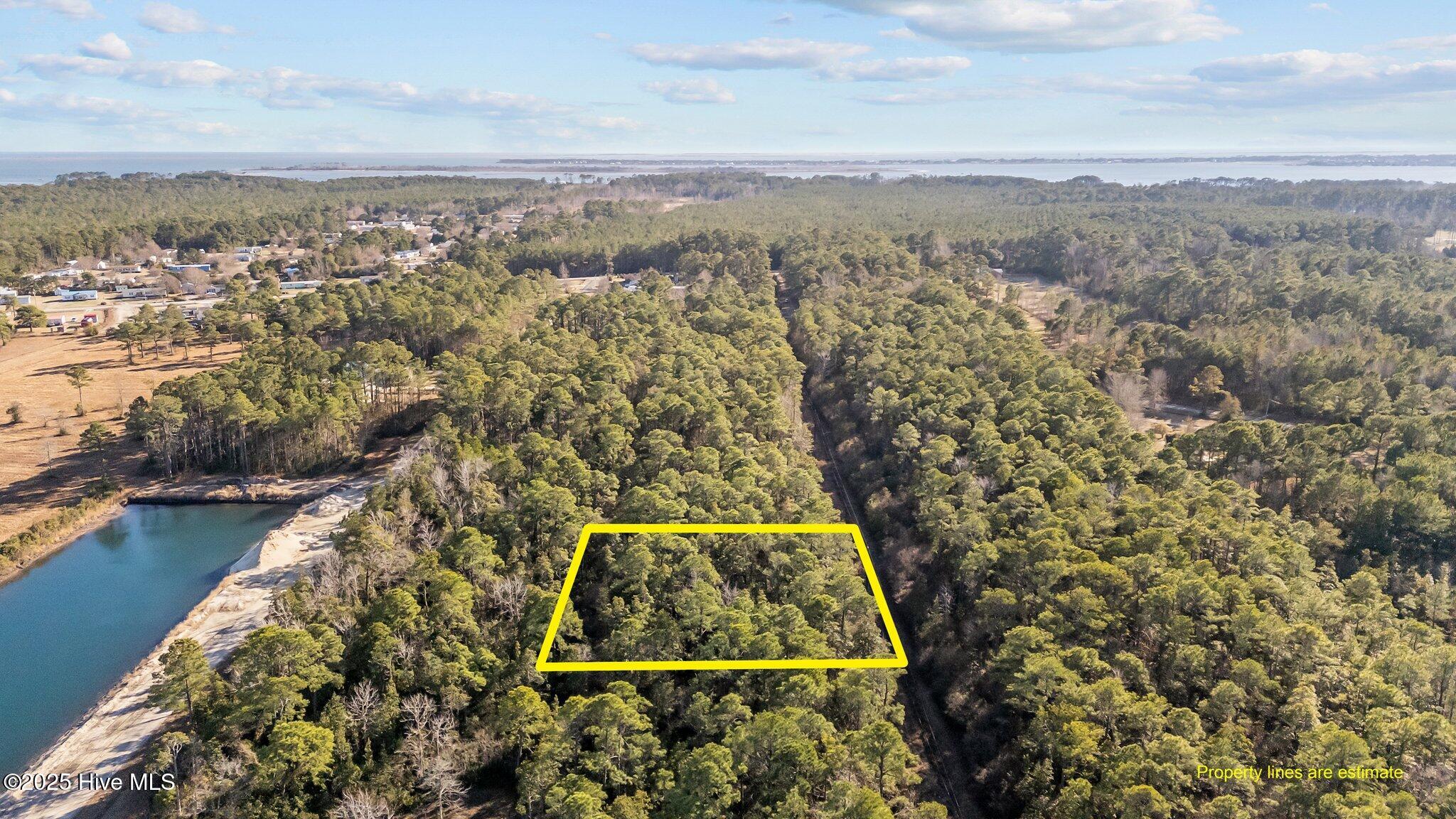 220 Kings Way Property Photo 2