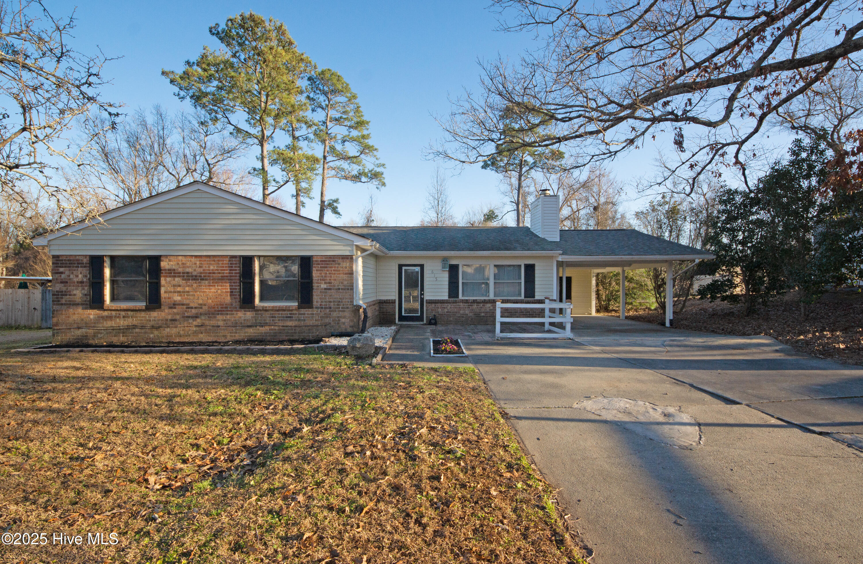 615 Duke Court Property Photo 1