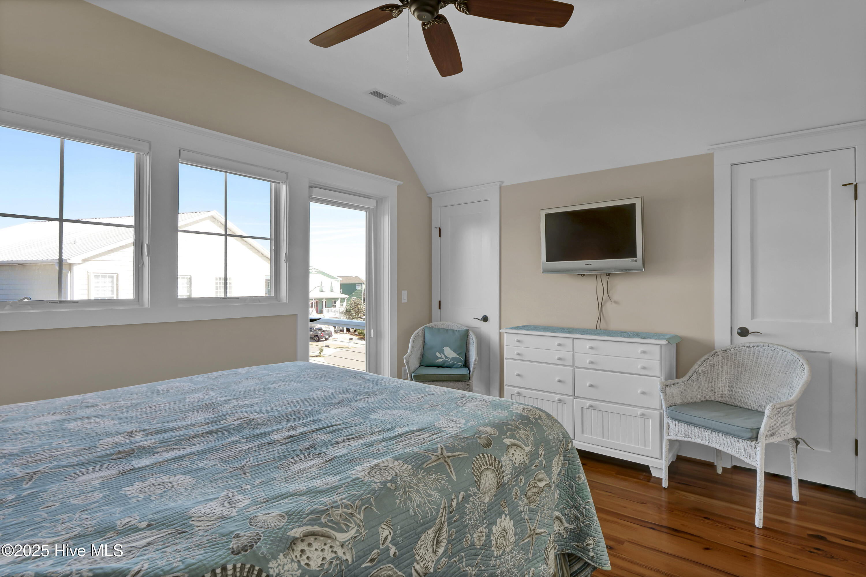114 Leeward Court Property Photo 25