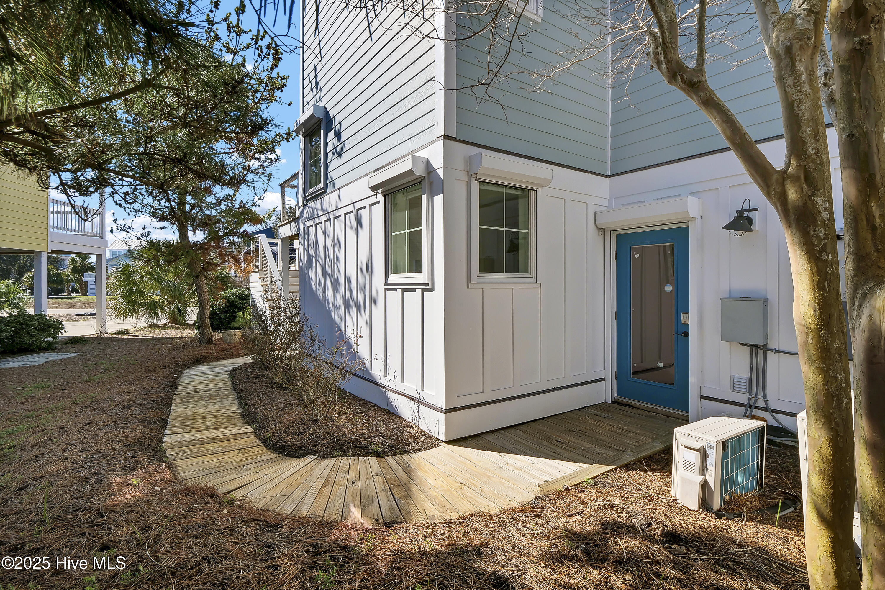 114 Leeward Court Property Photo 32