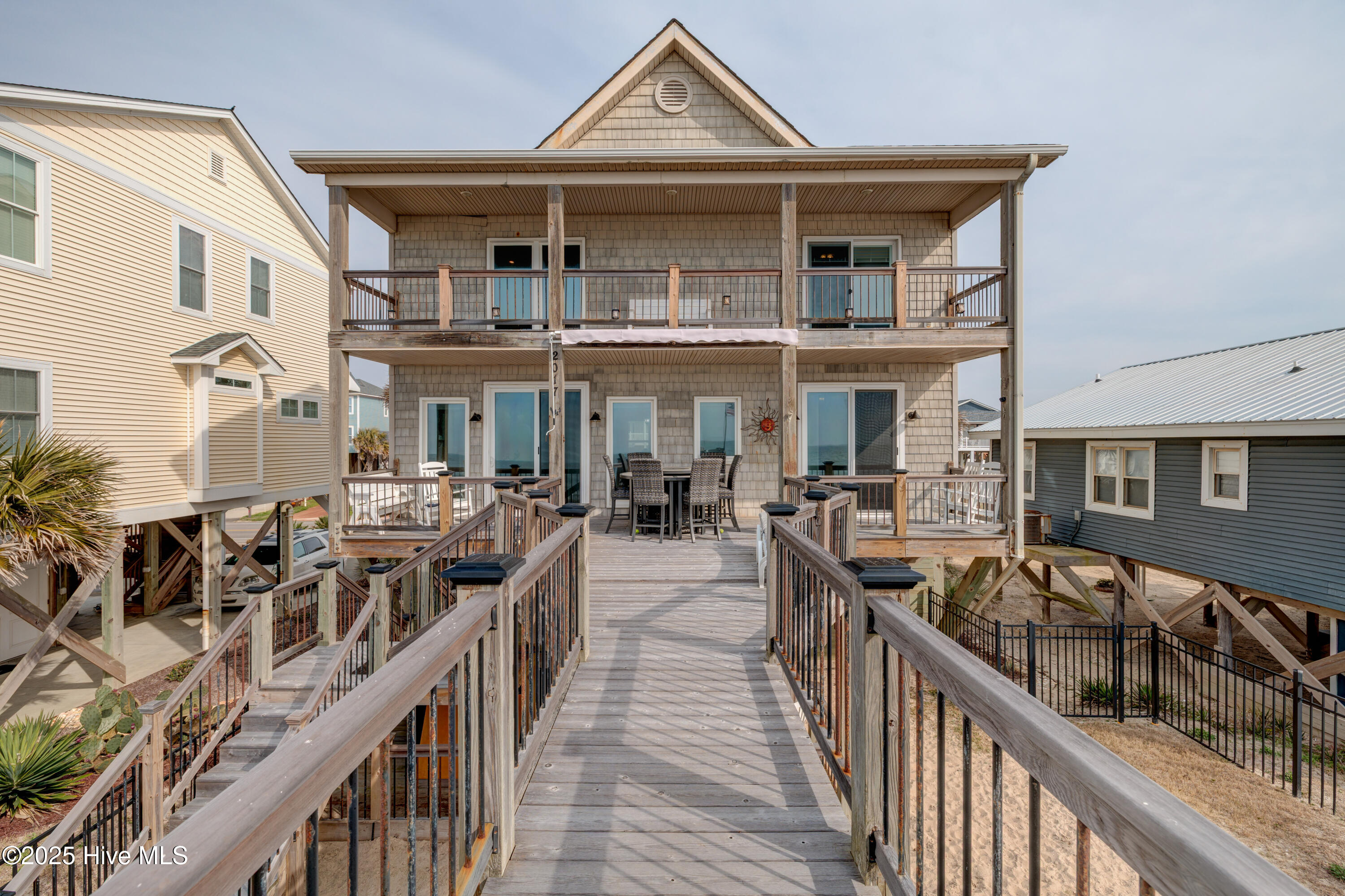 2017 W Beach Drive Property Photo 1