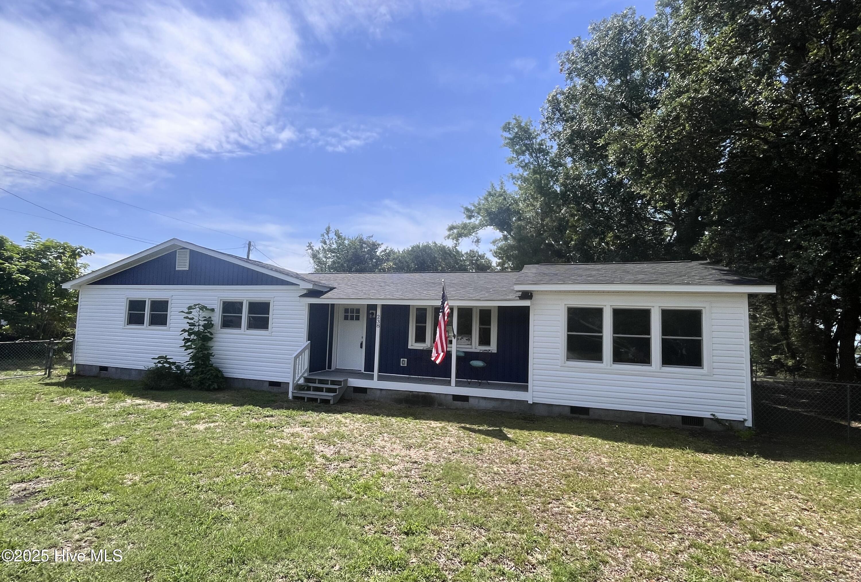 238 Peninsula Manor Road Property Photo 1