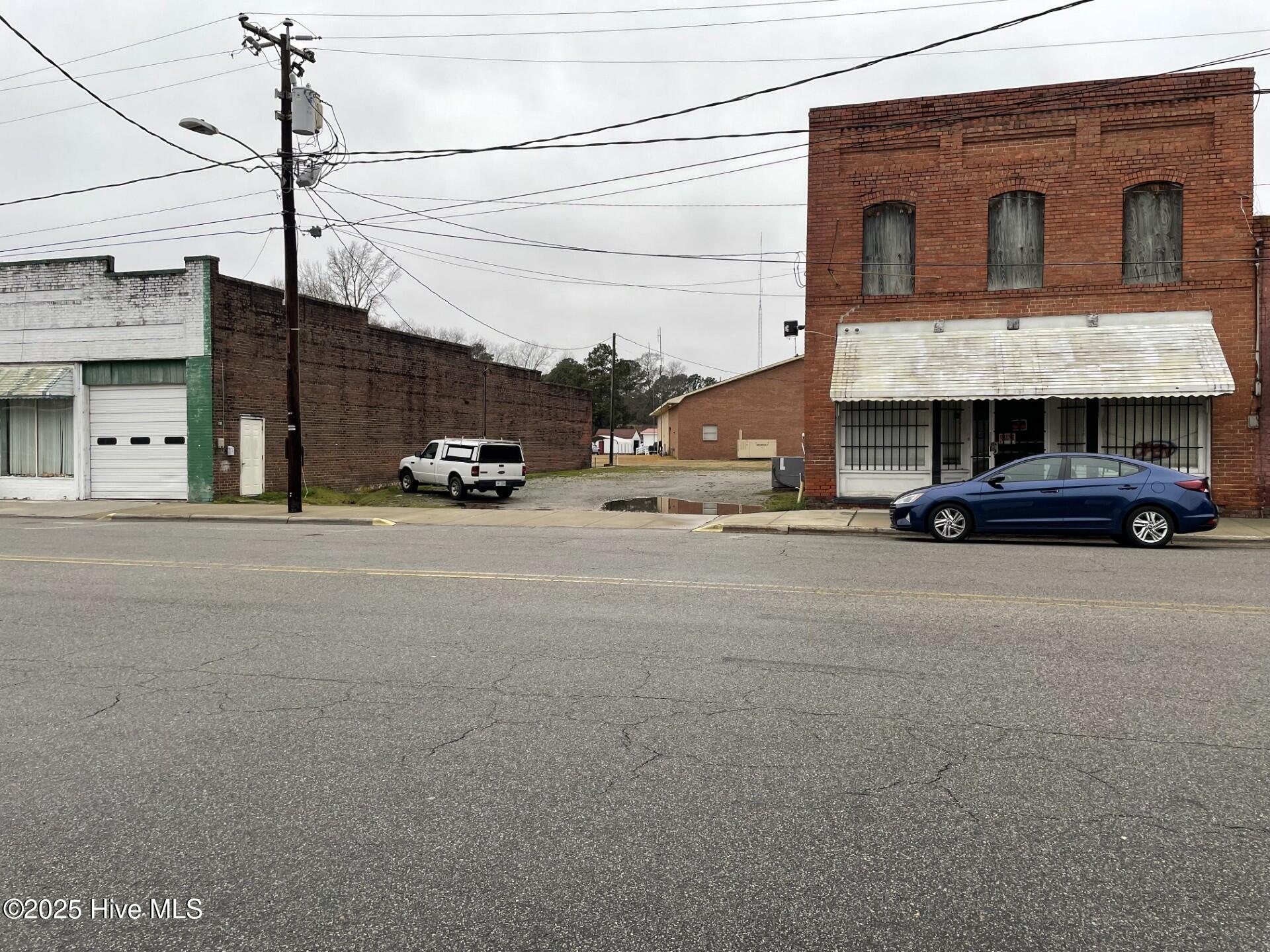 108 S Main Street Property Photo 1