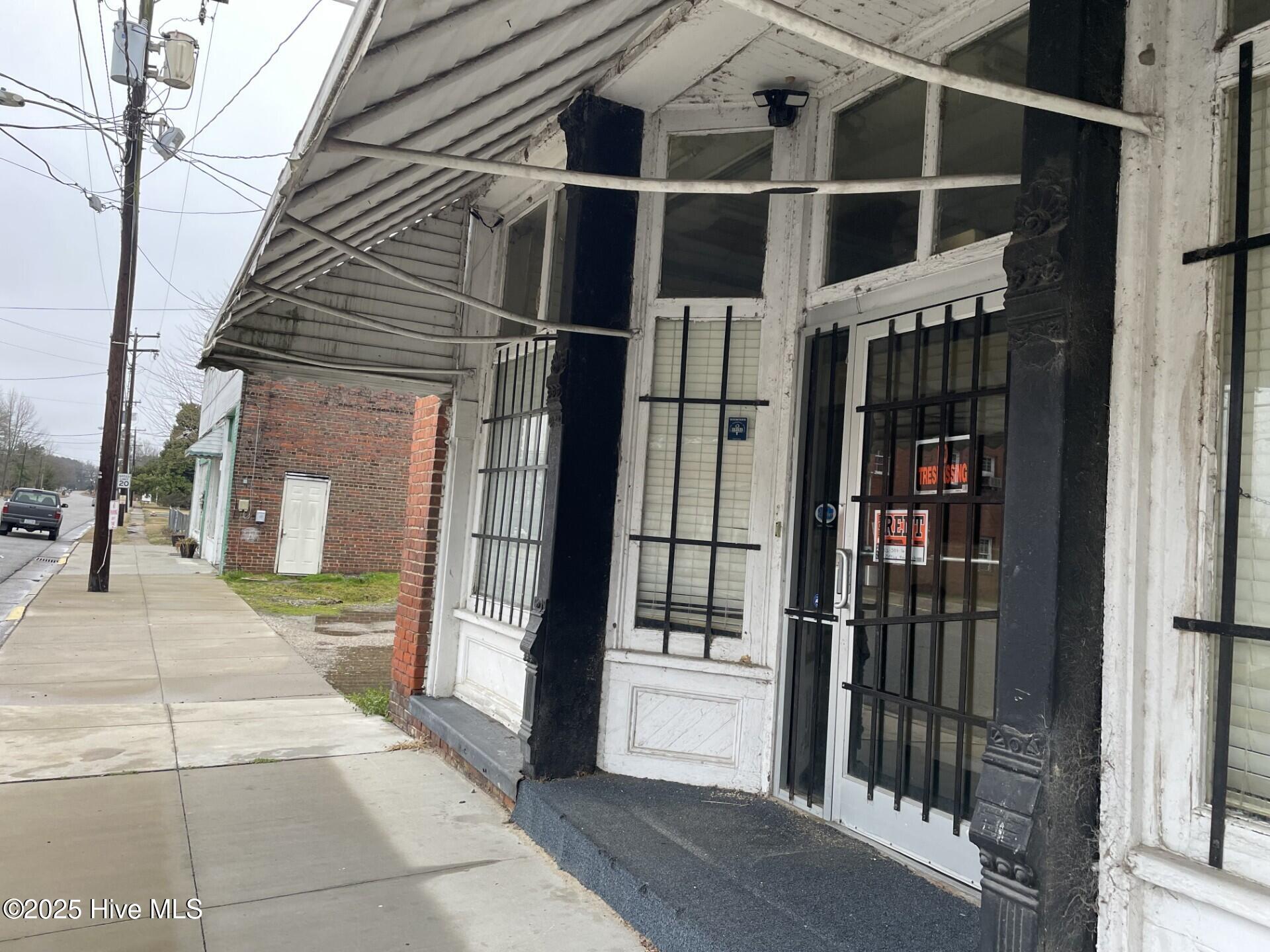 108 S Main Street Property Photo 3