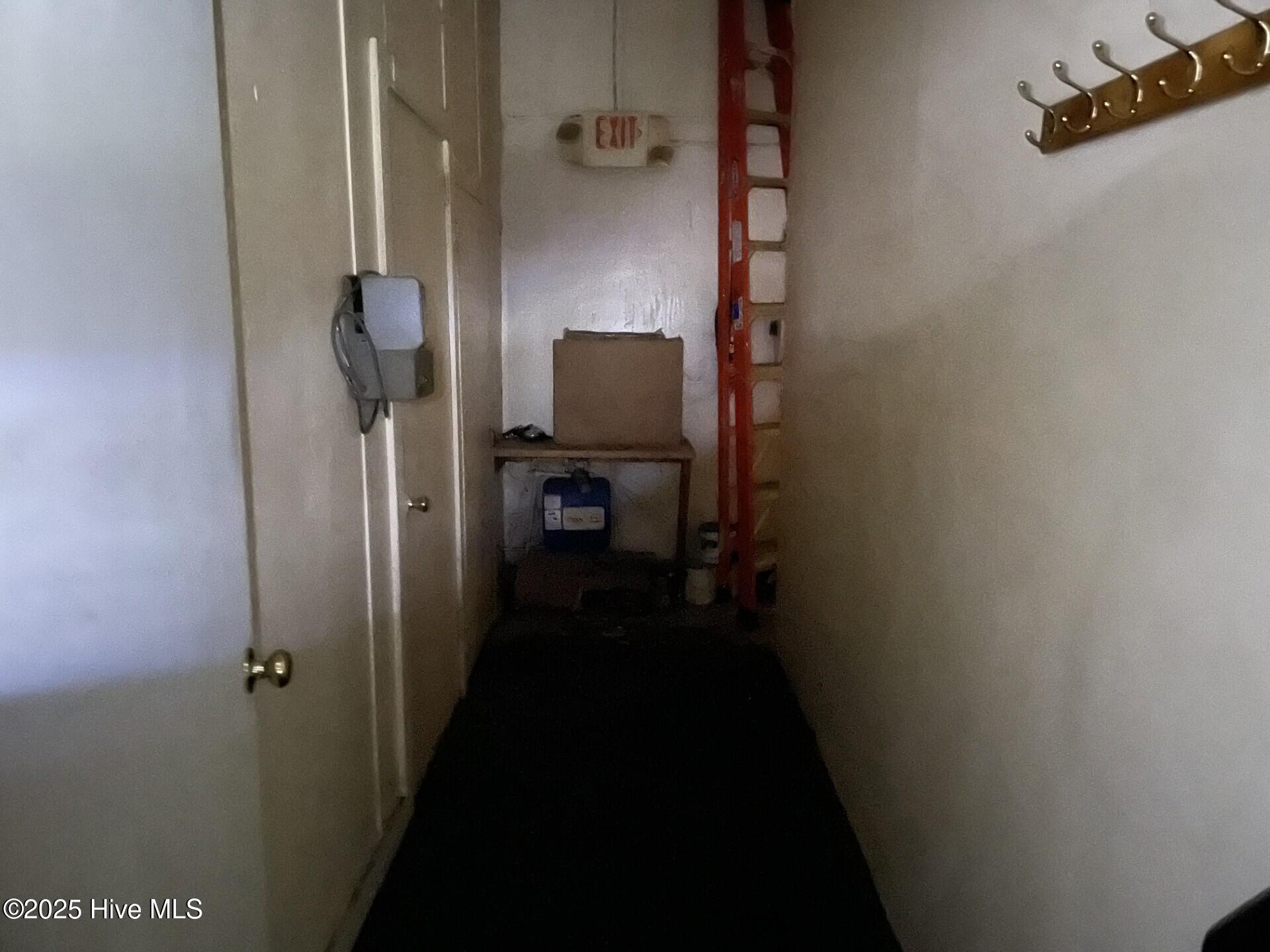 108 S Main Street Property Photo 7