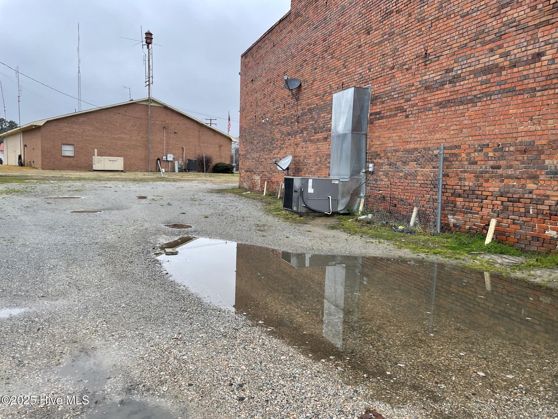 108 S Main Street Property Photo 12