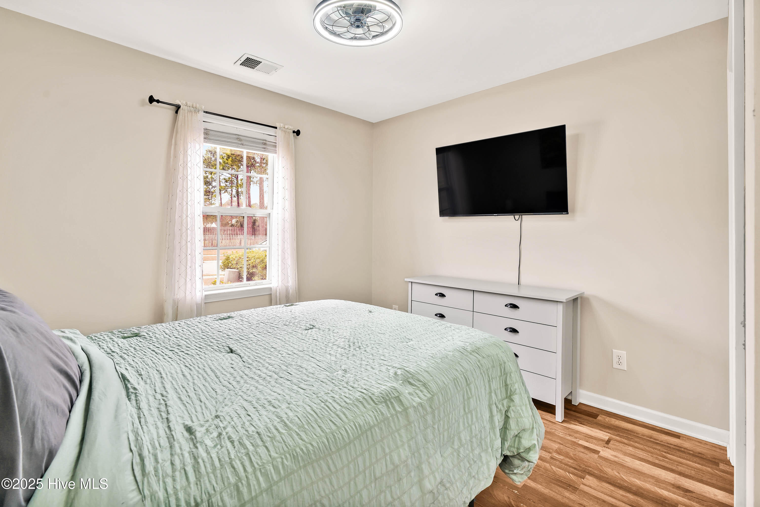 1130 Amber Pines Drive Property Photo 5