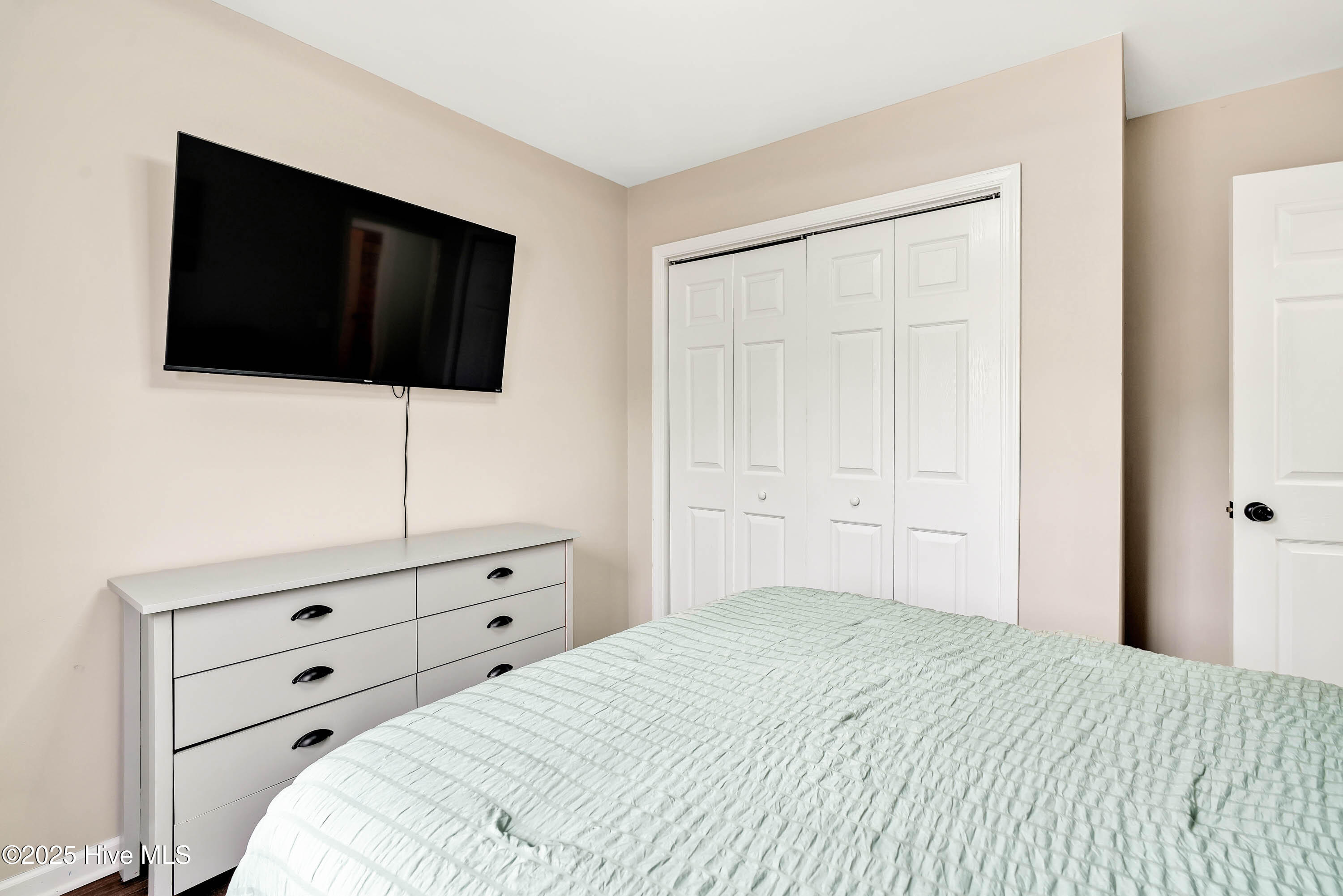 1130 Amber Pines Drive Property Photo 6