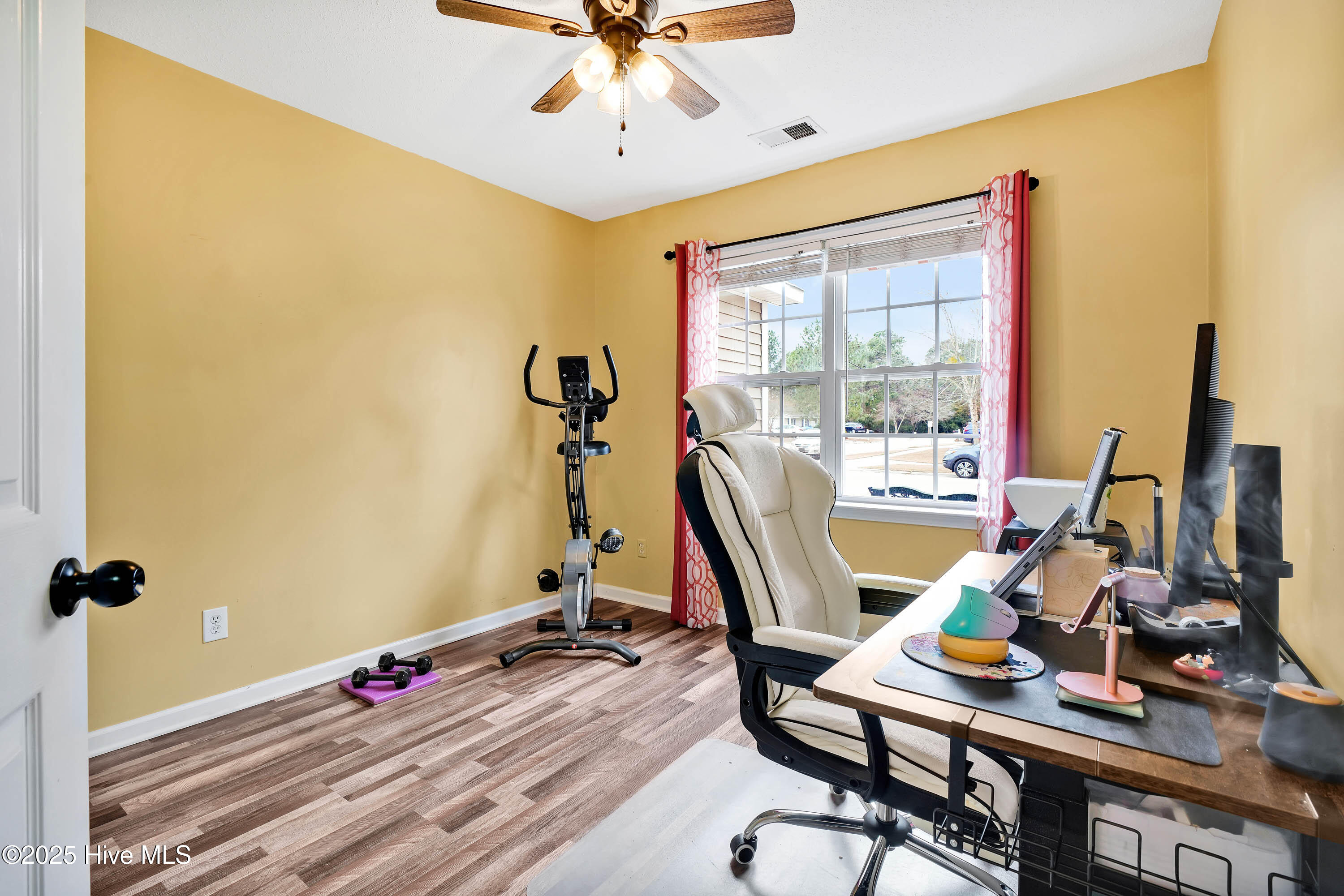 1130 Amber Pines Drive Property Photo 8