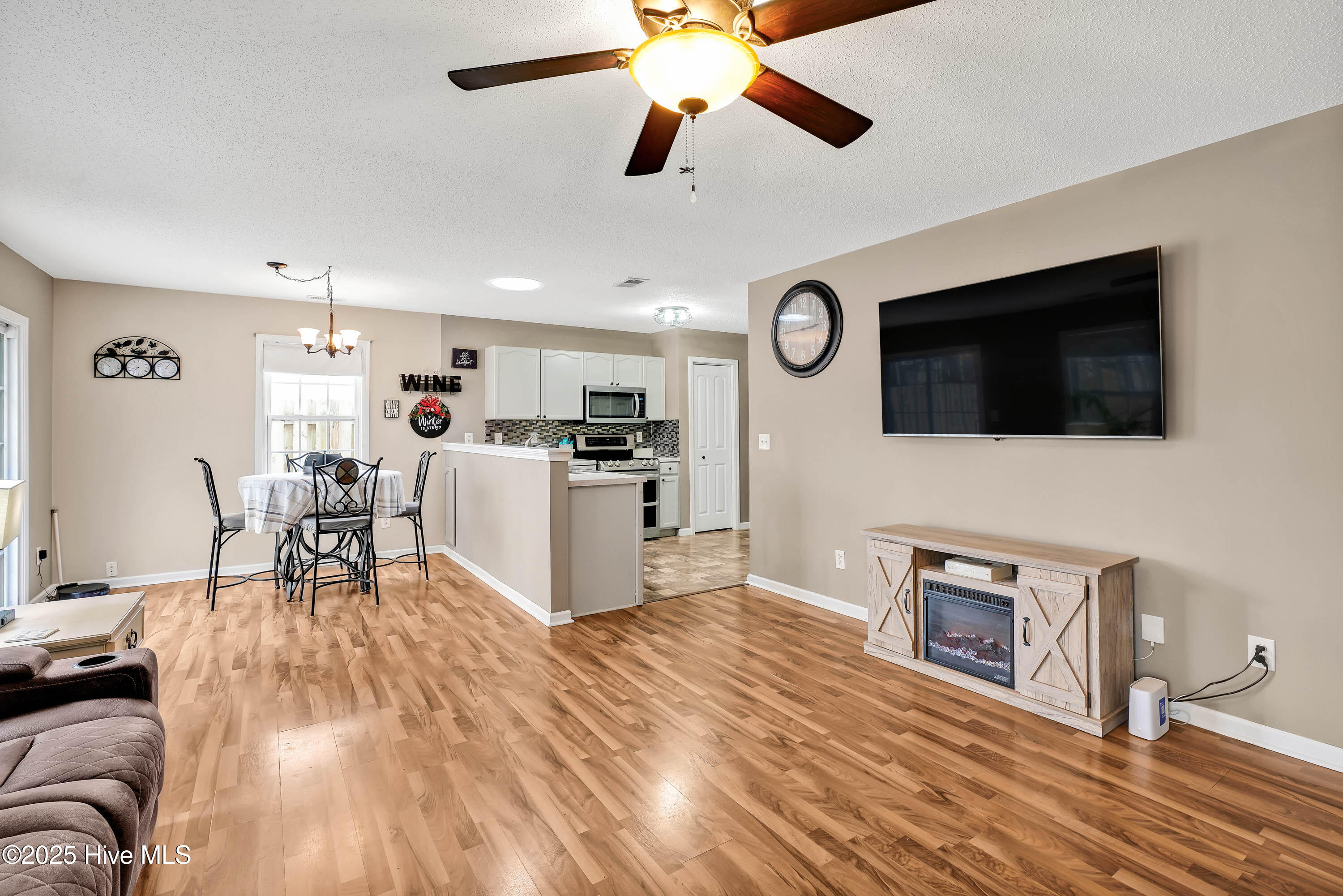 1130 Amber Pines Drive Property Photo 14