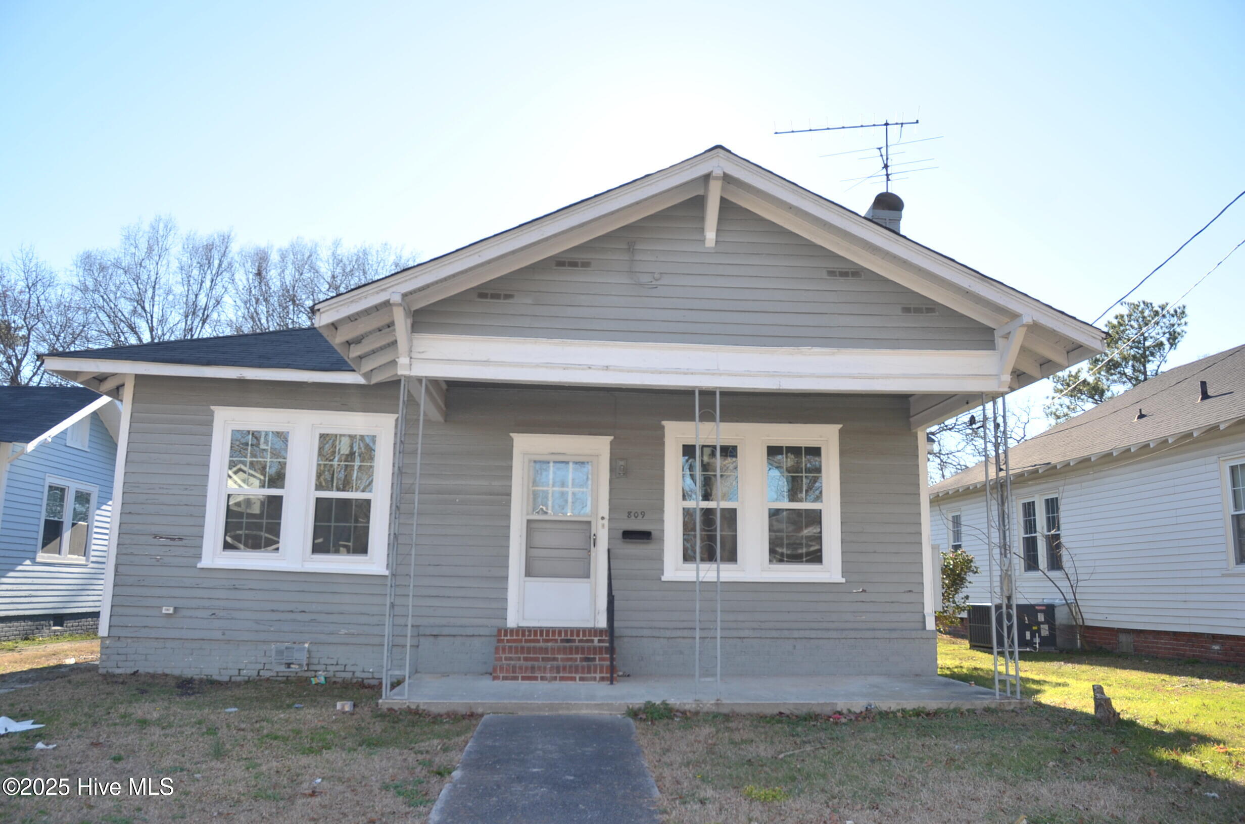 809 School Street Property Photo 1