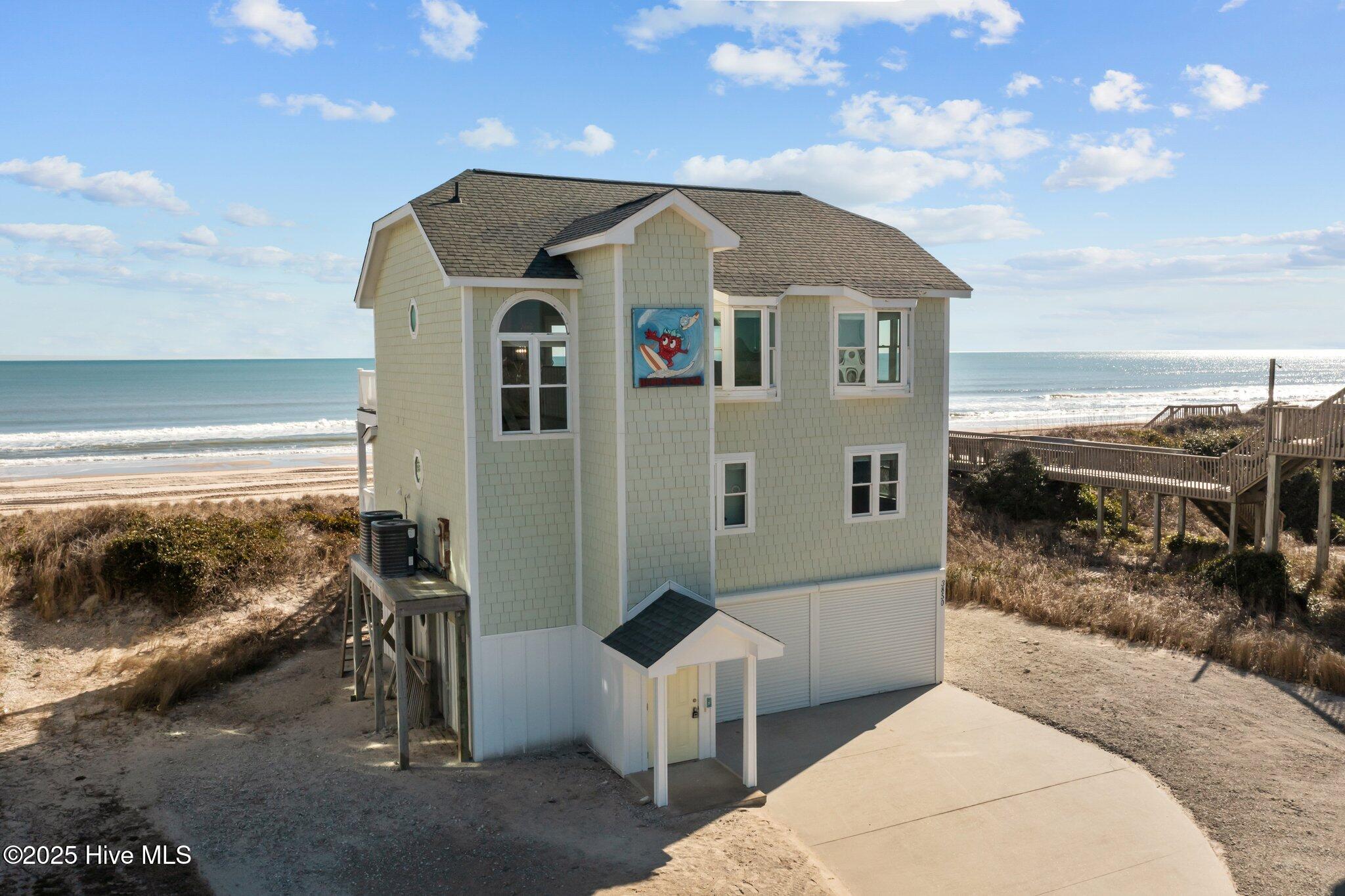 3850 Island Drive Property Photo 1