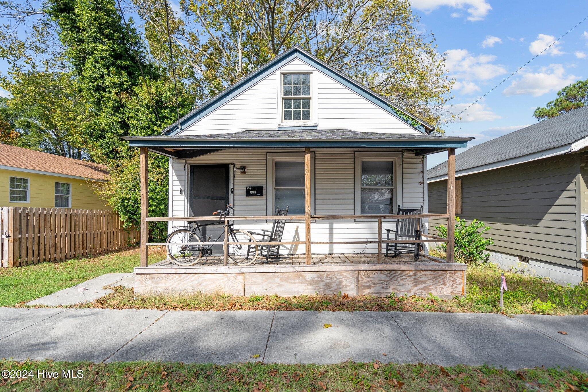 513 Swann Street Property Photo 1