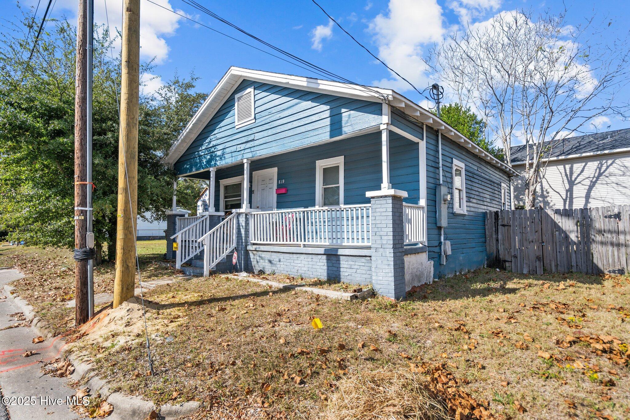819 Wooster Street Property Photo 1