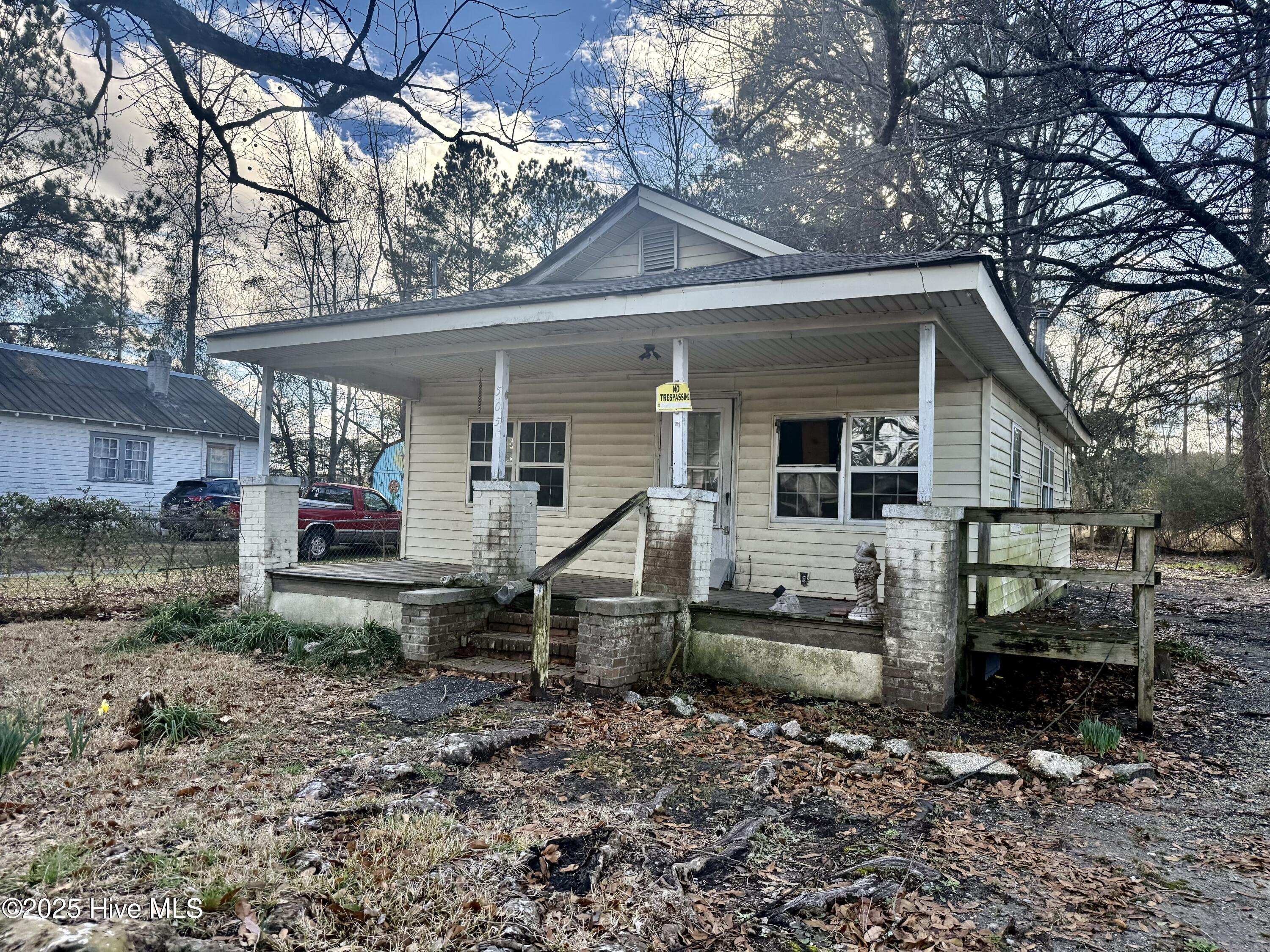 505 S Smith Street Property Photo 1