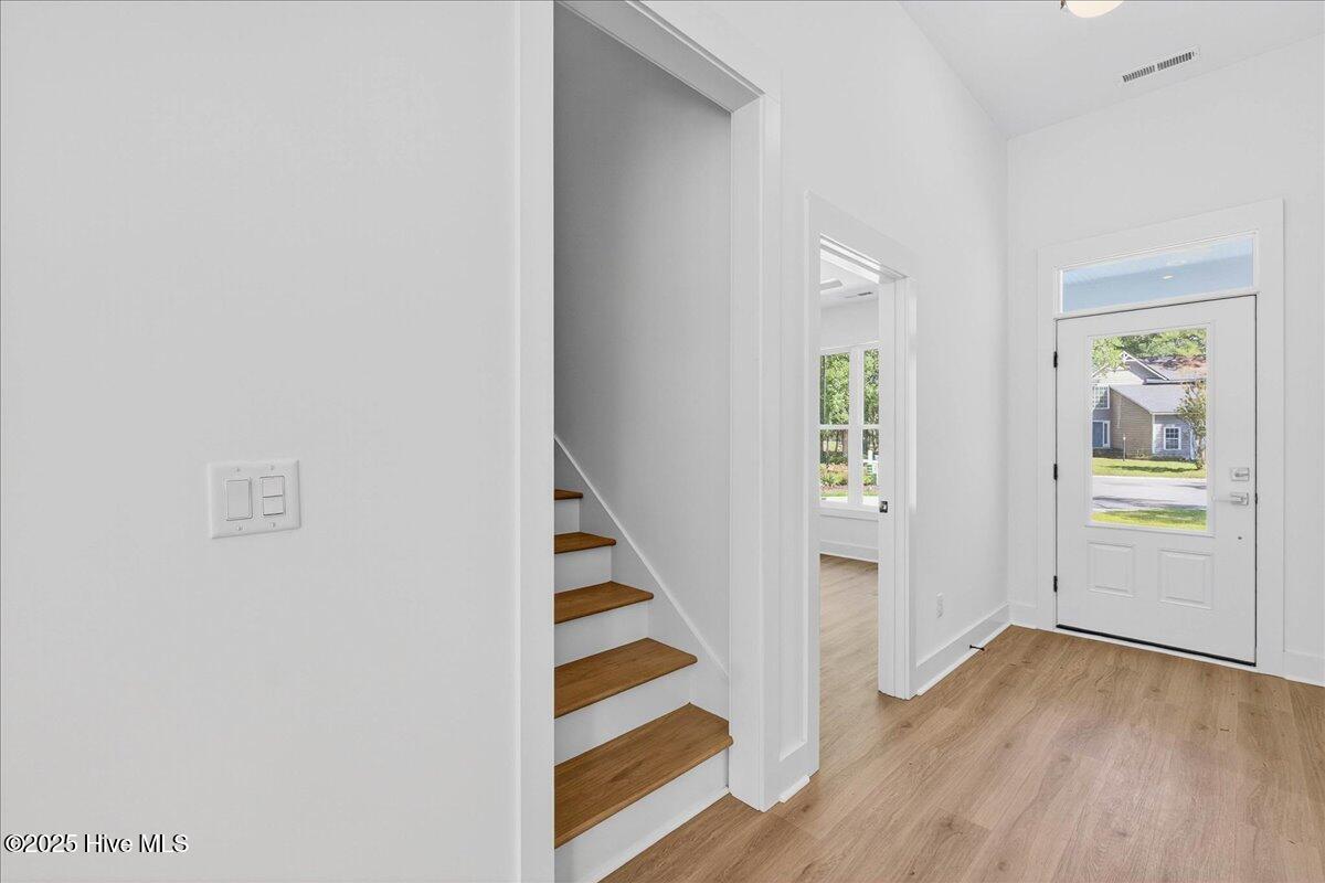 1643 Deerfield Drive Property Photo 6