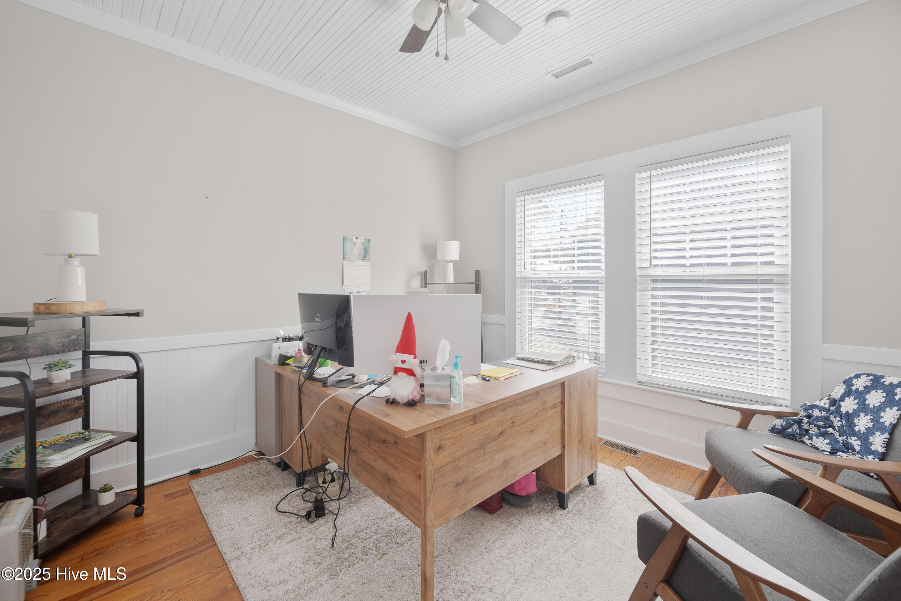 611 N Howe Street Property Photo 17