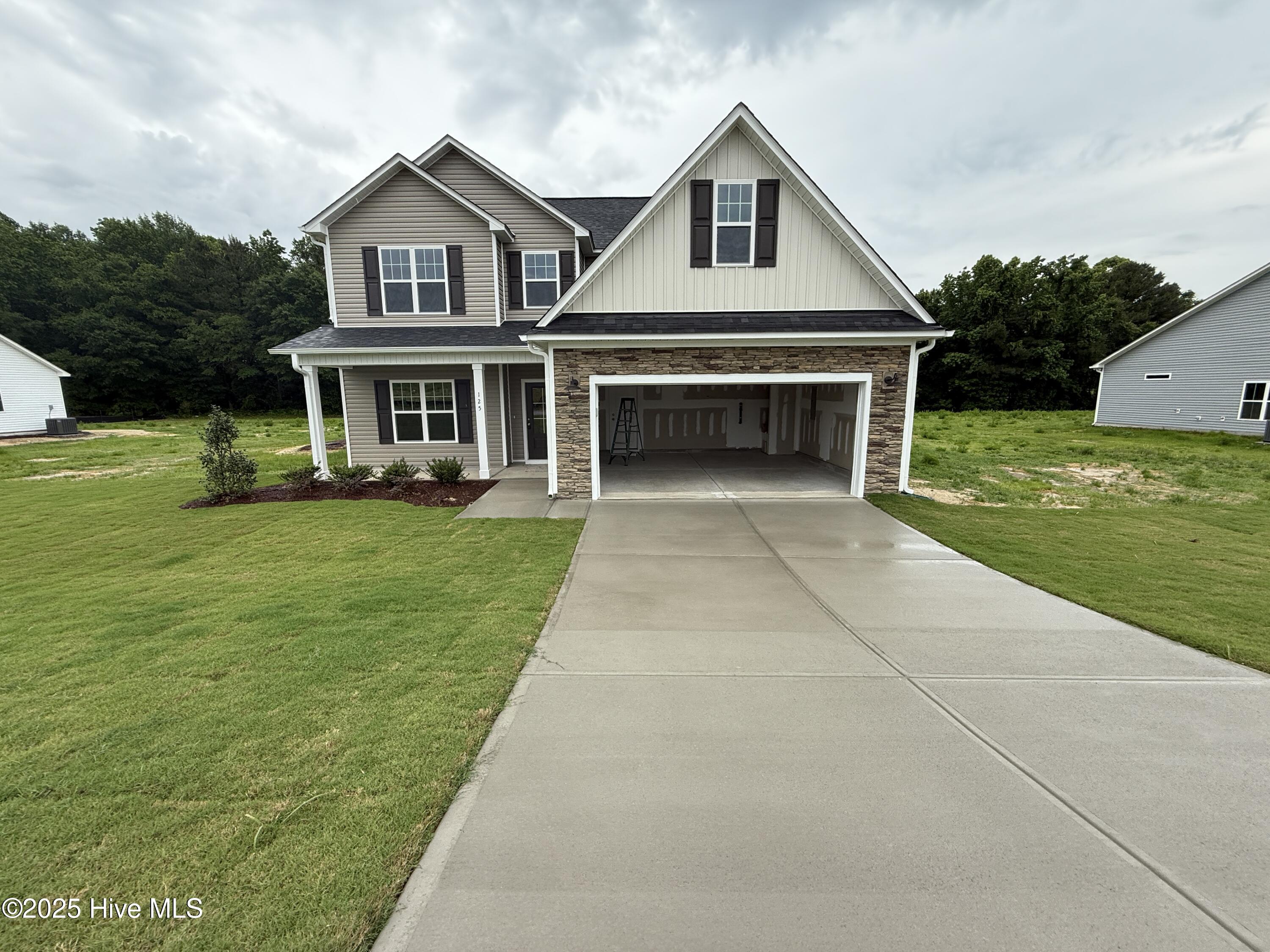 125 Tuskeegee Drive Property Photo