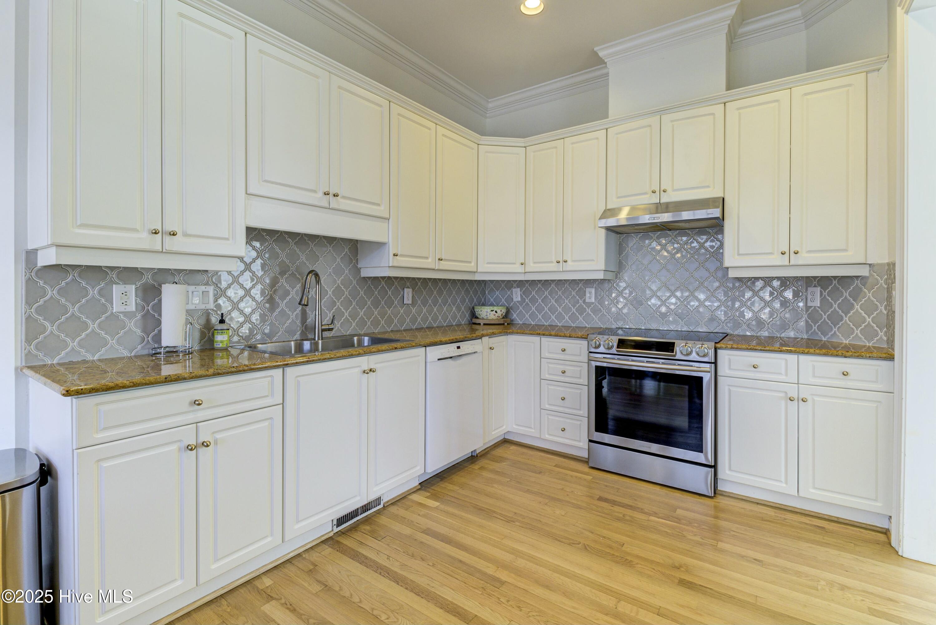 1102 Tennwood Drive Property Photo 14