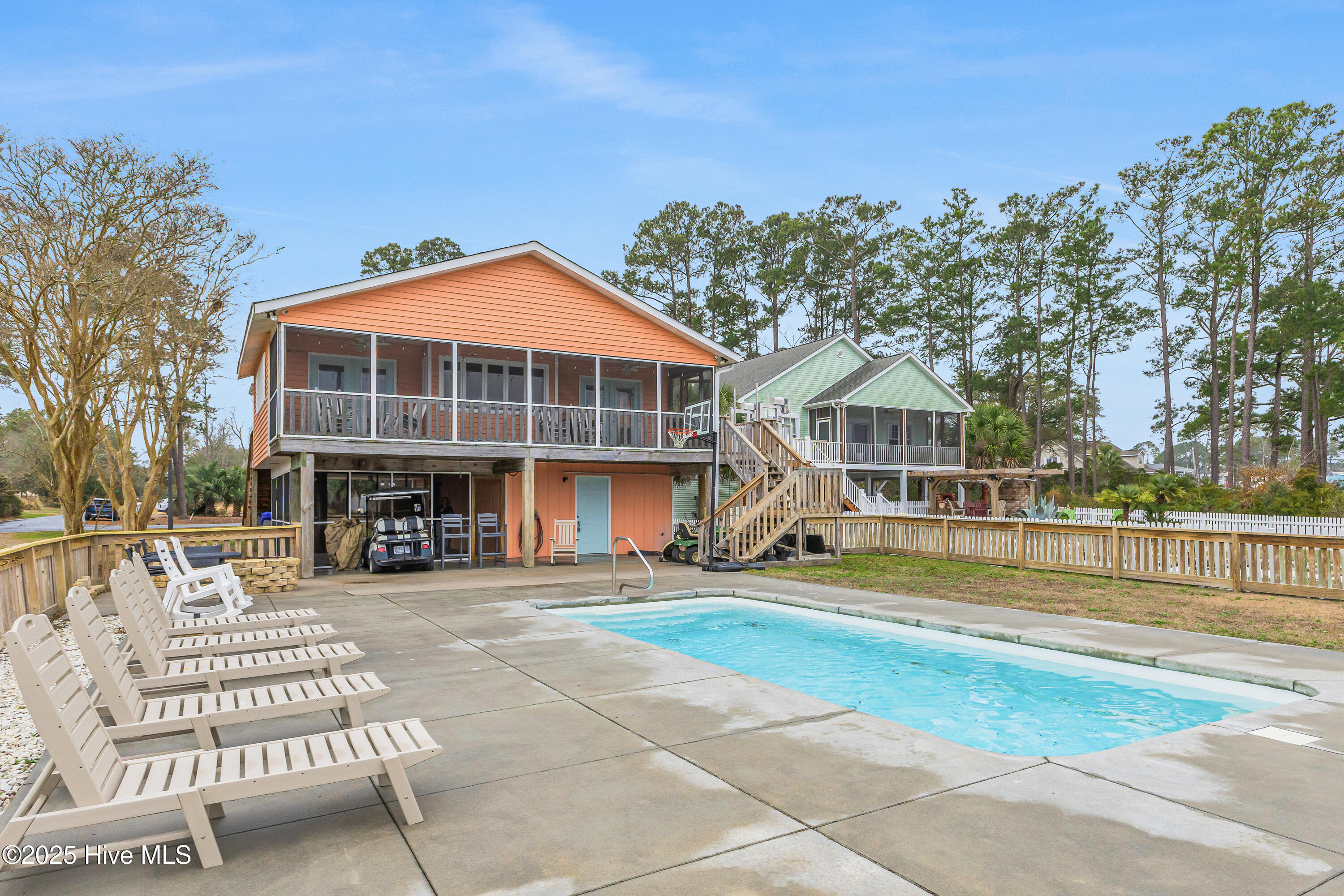 1402 W Yacht Drive Property Photo 1