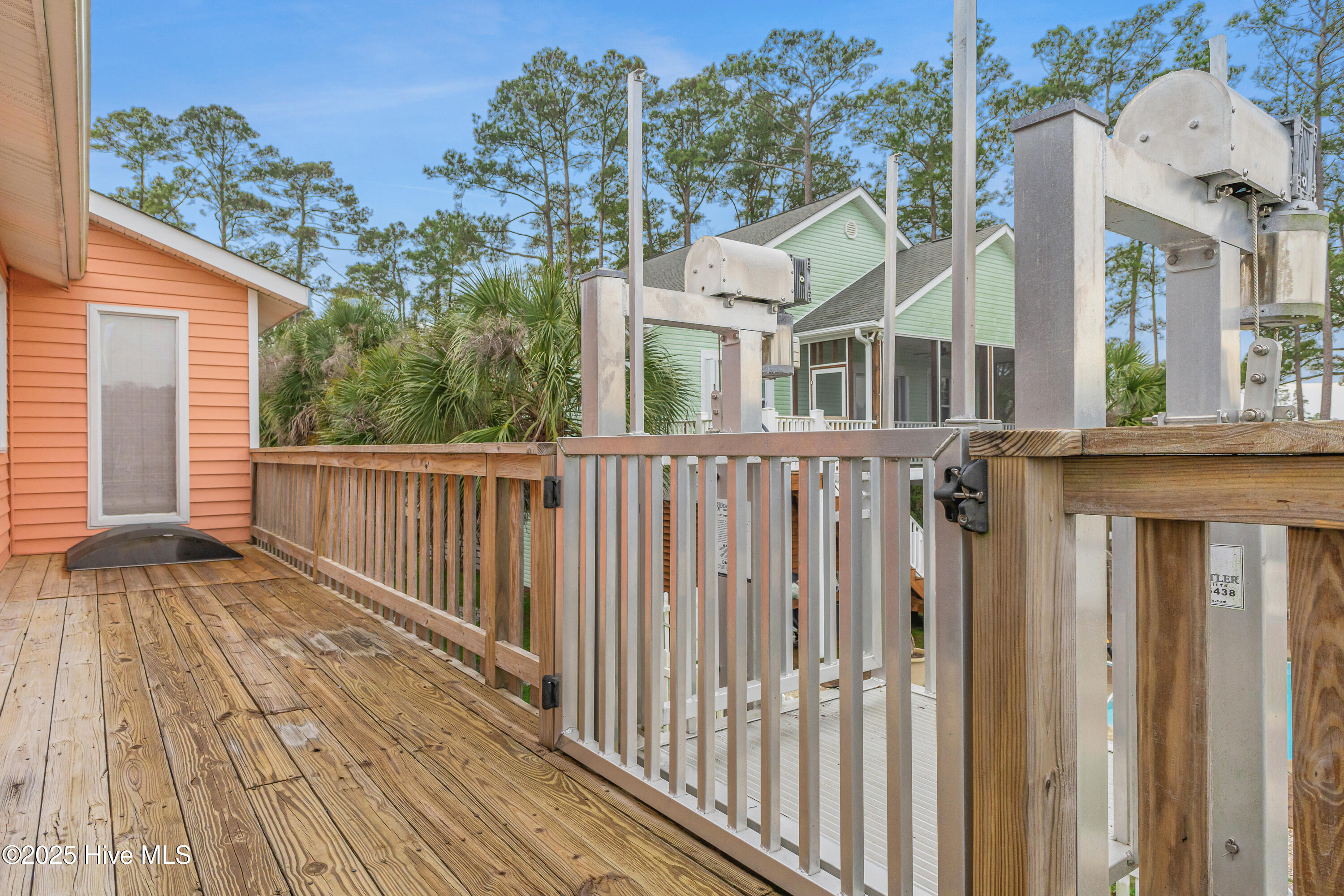 1402 W Yacht Drive Property Photo 5