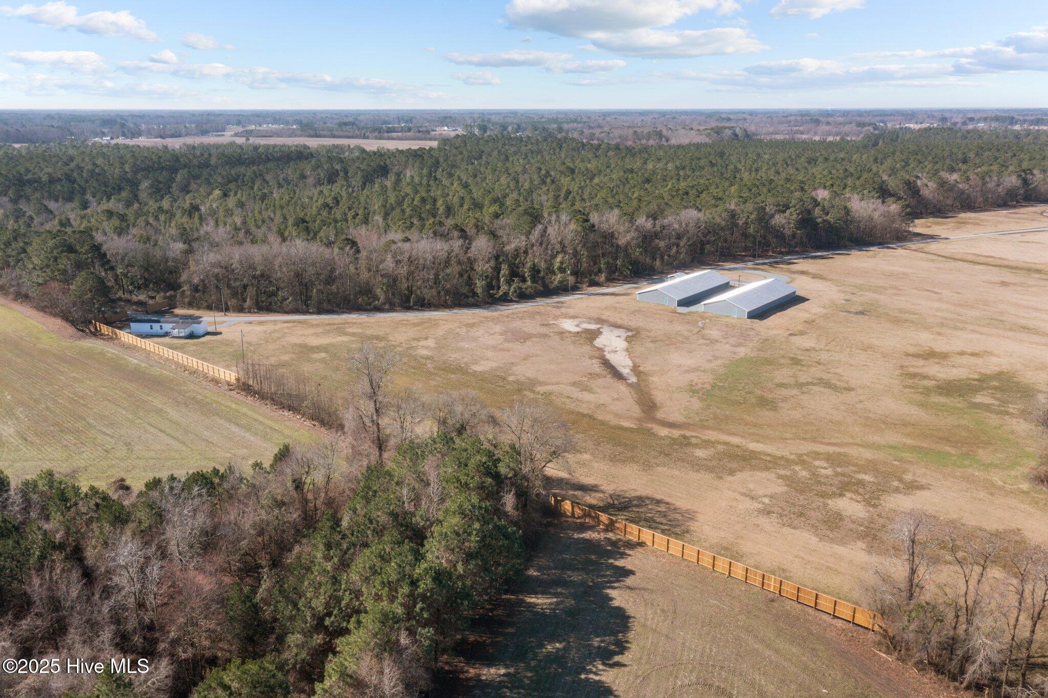 9572 Hwy 41 Property Photo 5