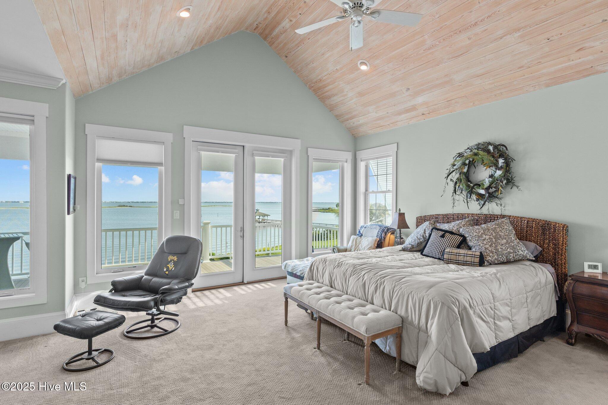 358 Yacht Club Drive Property Photo 10