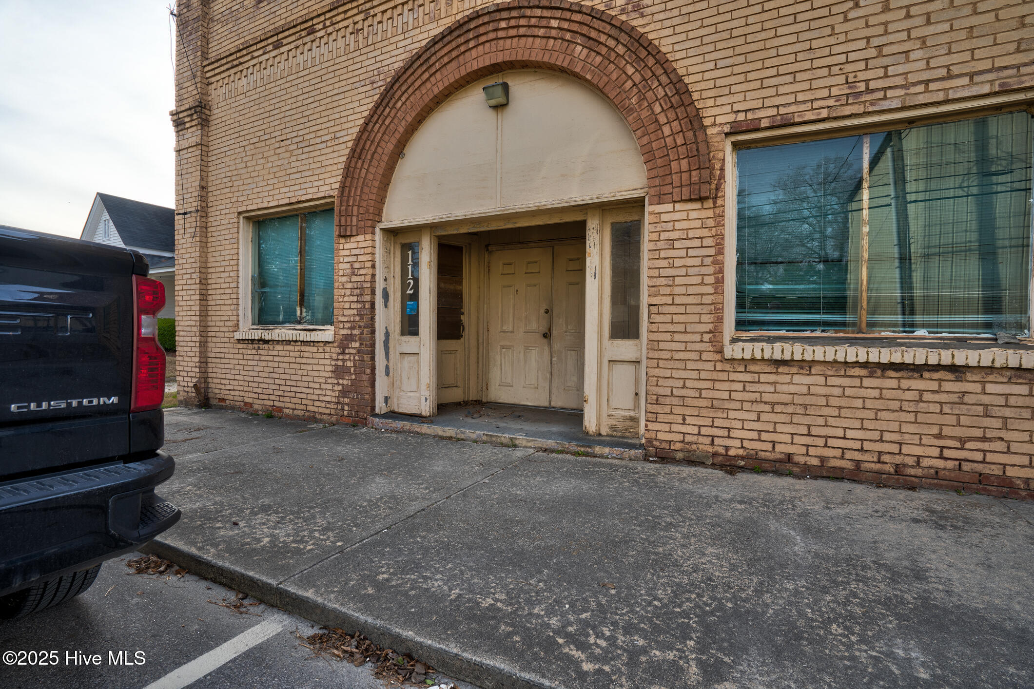 108 S Boddie Street Property Photo 3