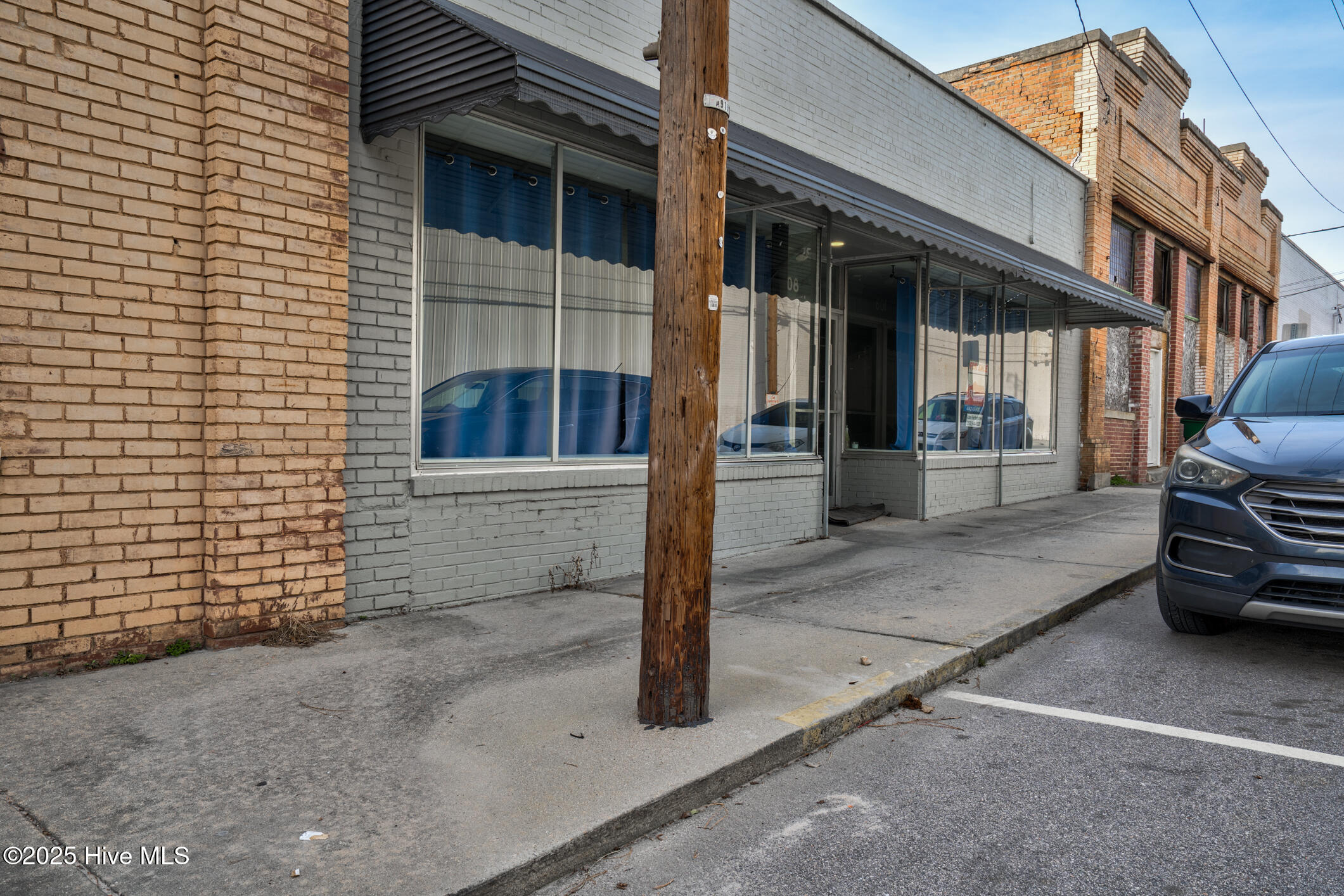108 S Boddie Street Property Photo 4