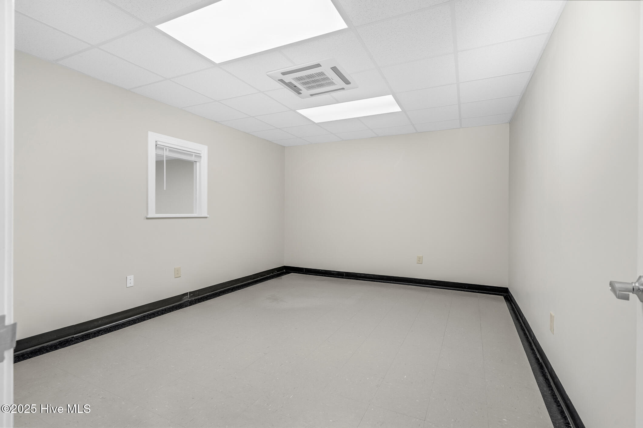 108 S Boddie Street Property Photo 11