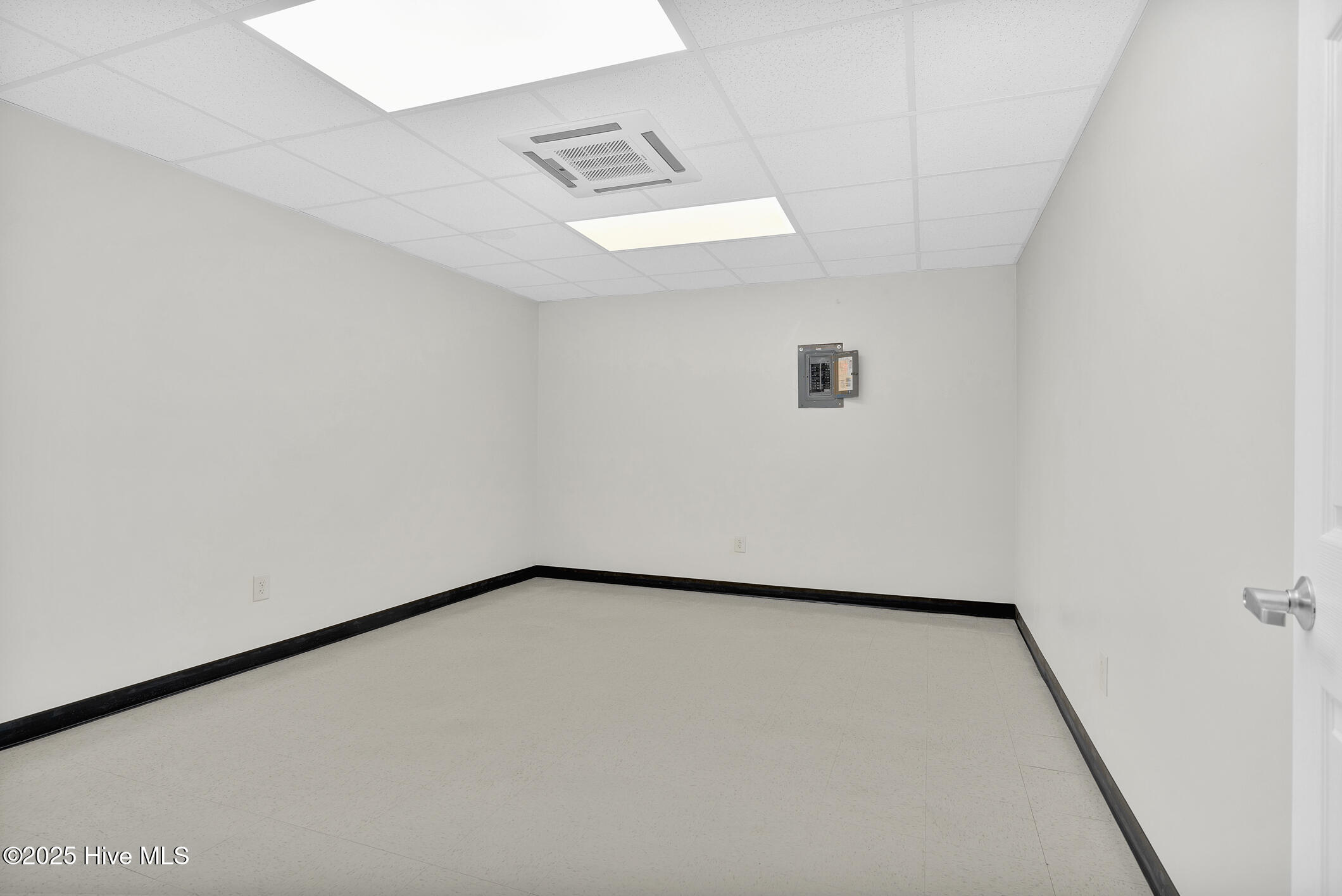 108 S Boddie Street Property Photo 13