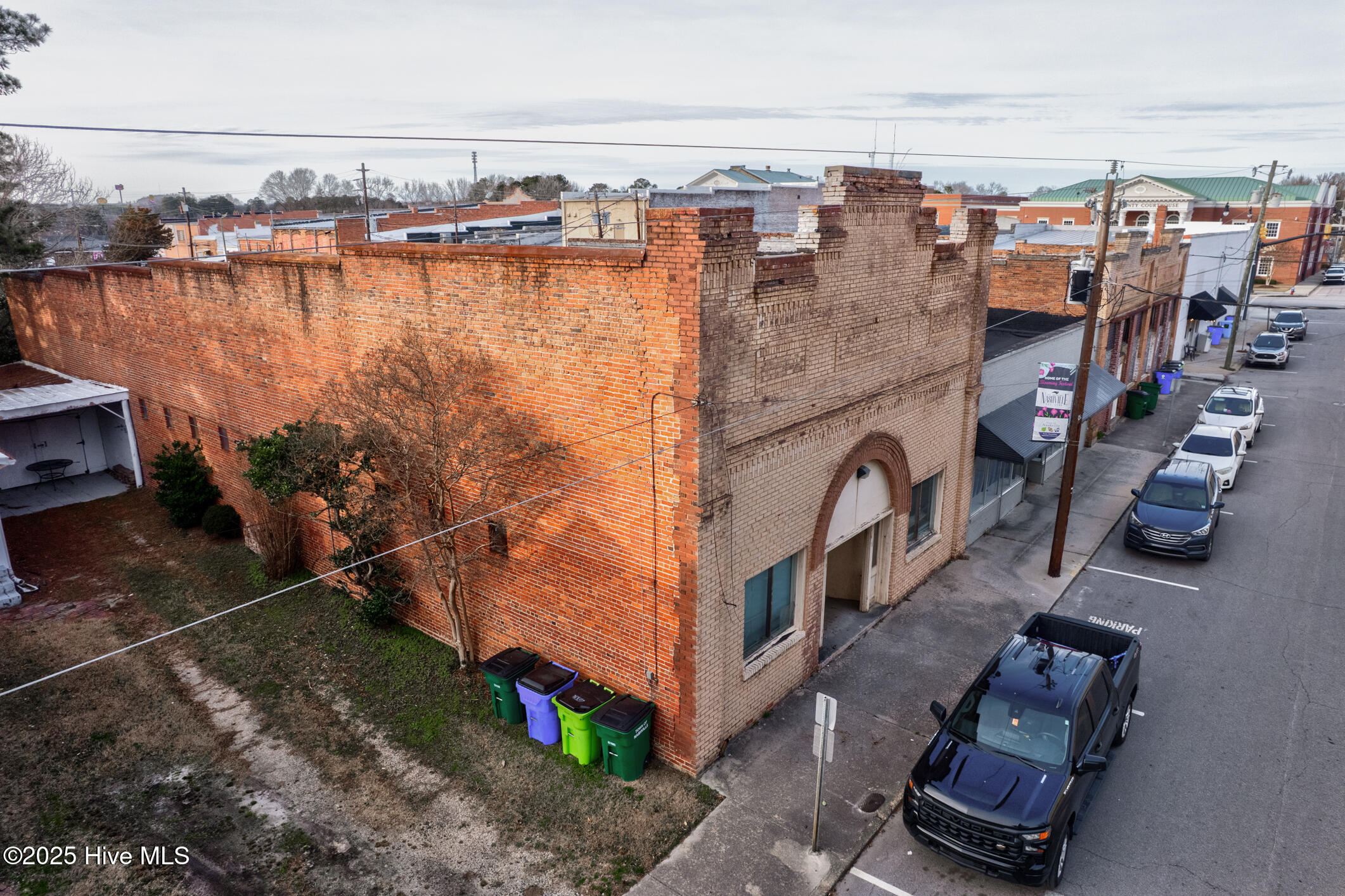 108 S Boddie Street Property Photo 17