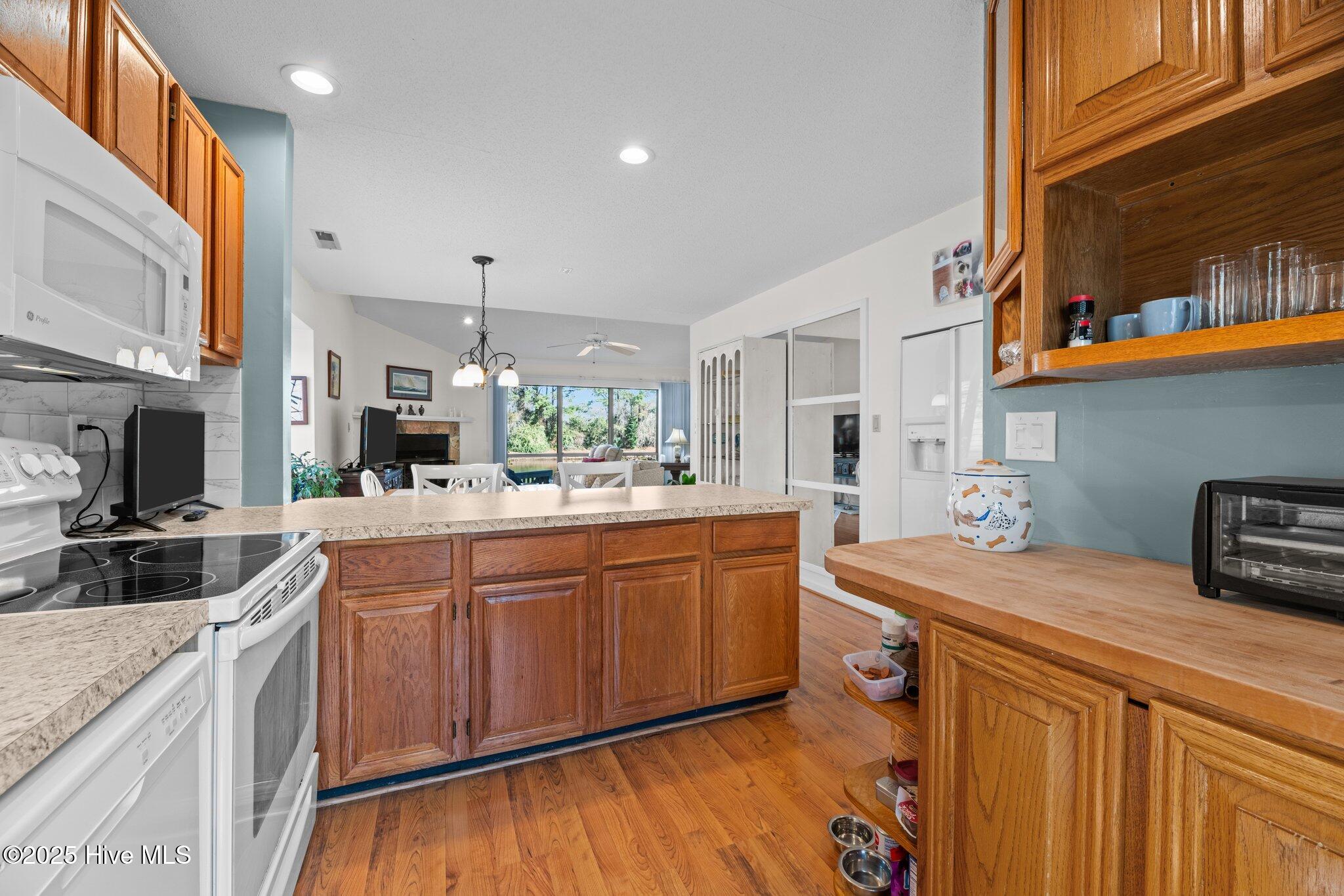 7402 Windward Drive Property Photo 7