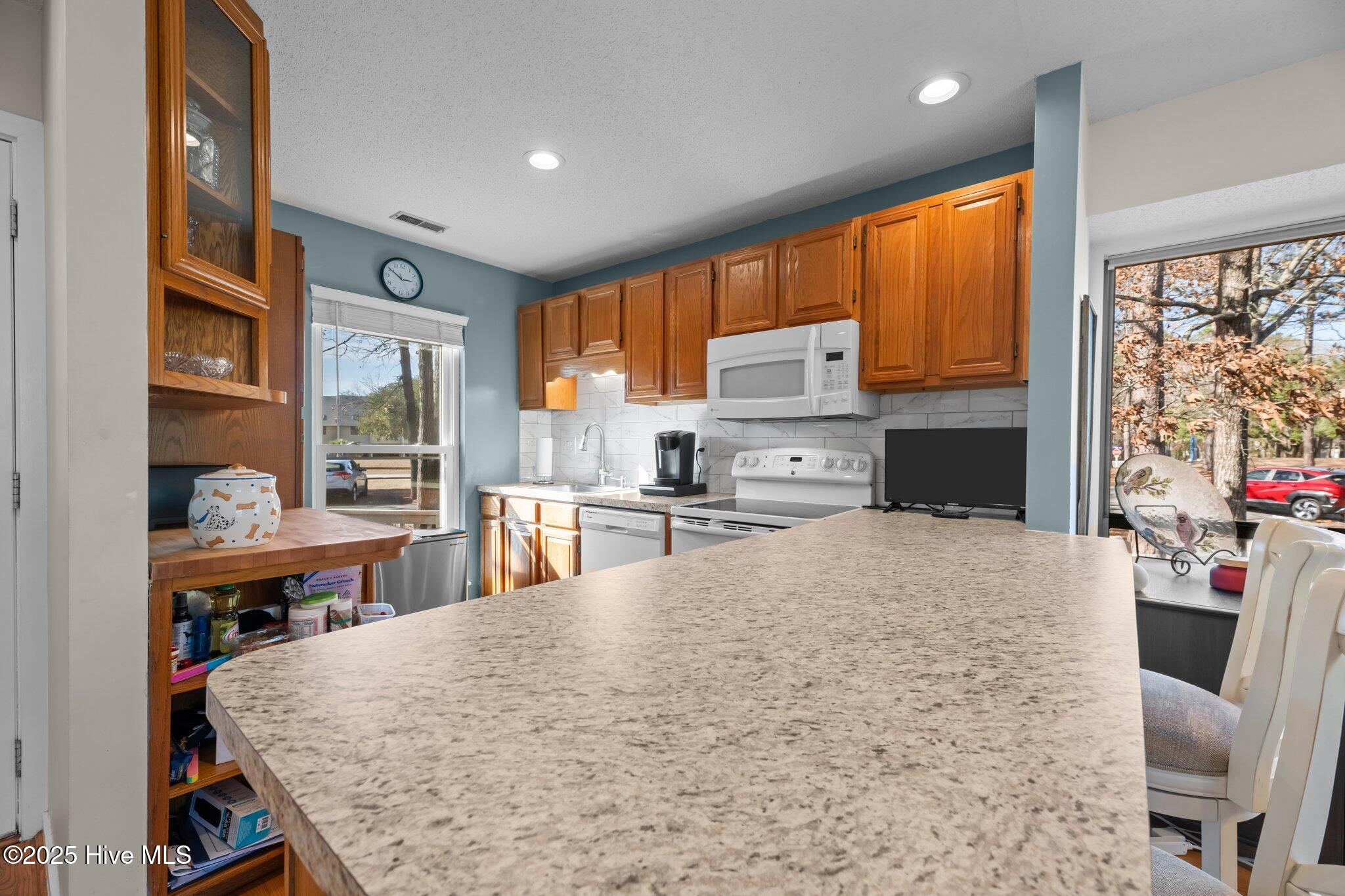 7402 Windward Drive Property Photo 12