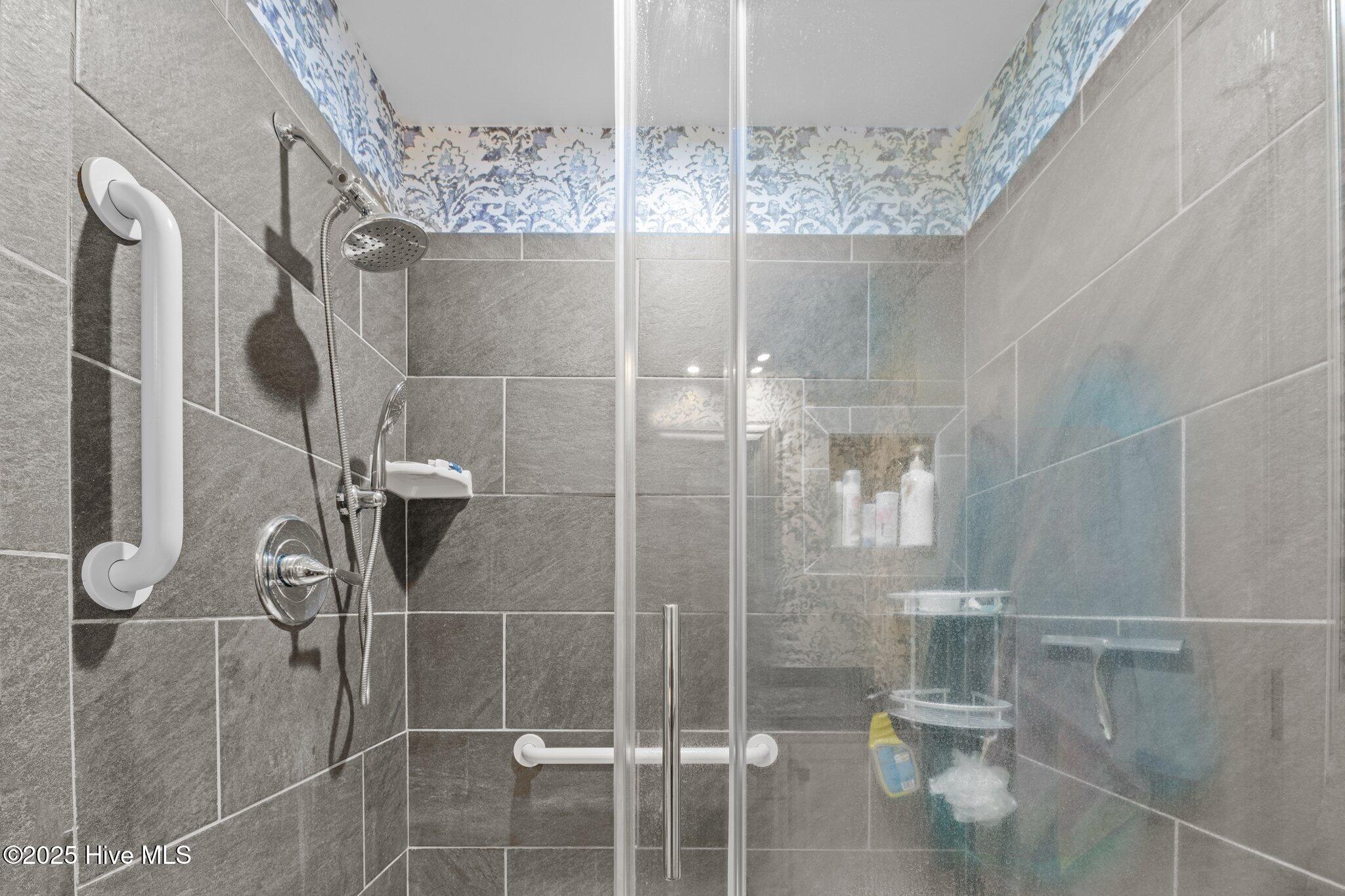 7402 Windward Drive Property Photo 17