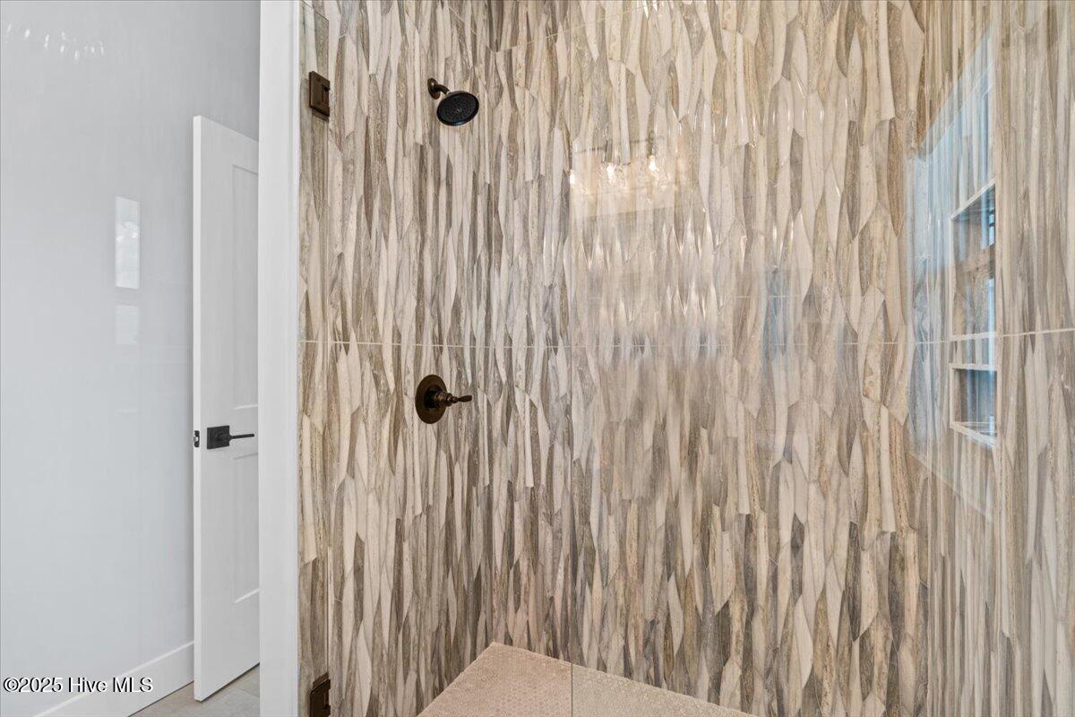 407 E Fourth Street Property Photo 59
