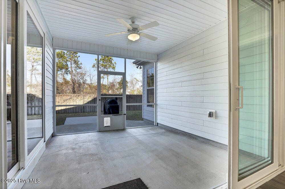 124 N Lamplighters Walk Property Photo 27