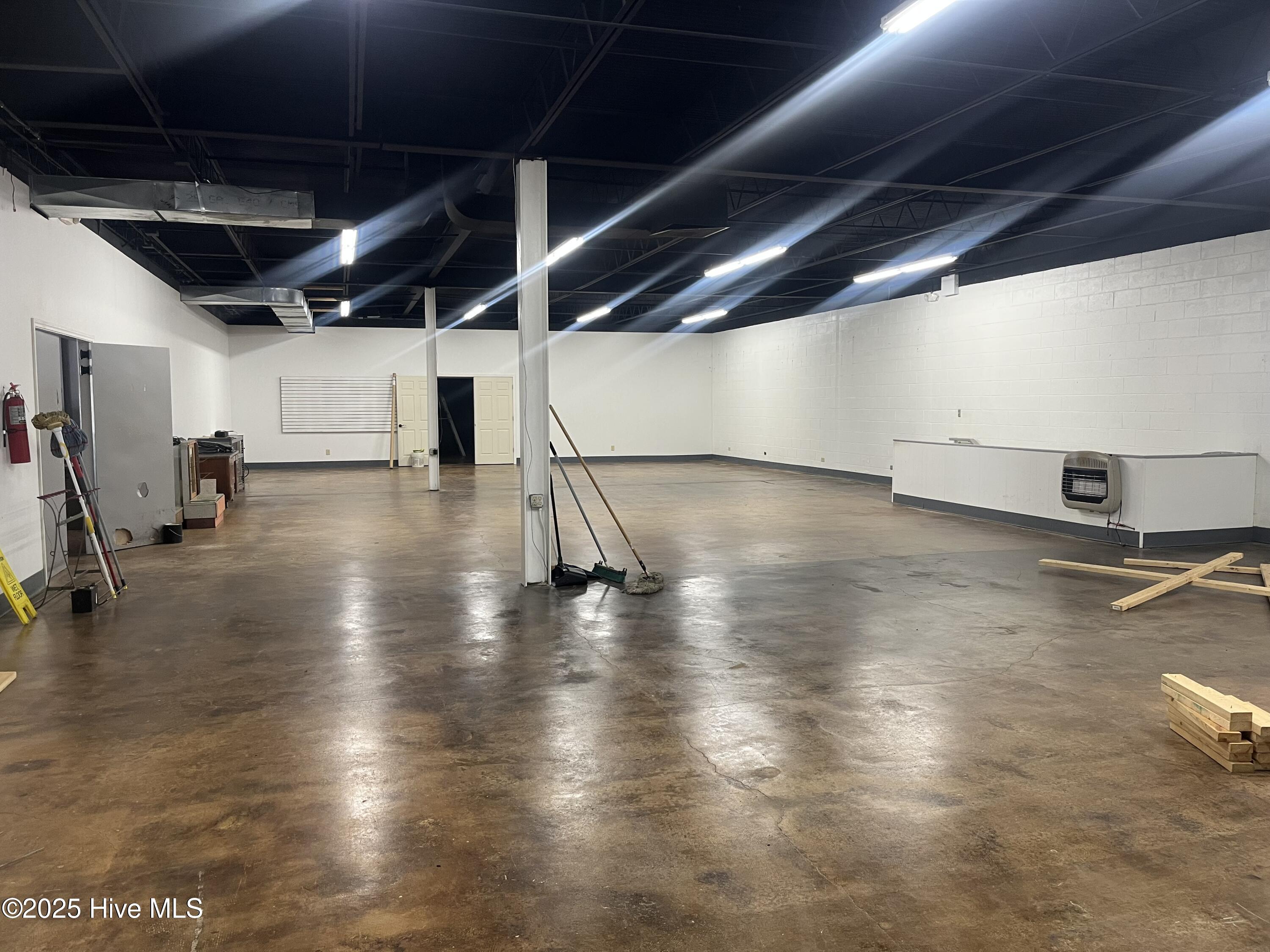 646 E Broad Avenue Property Photo 18