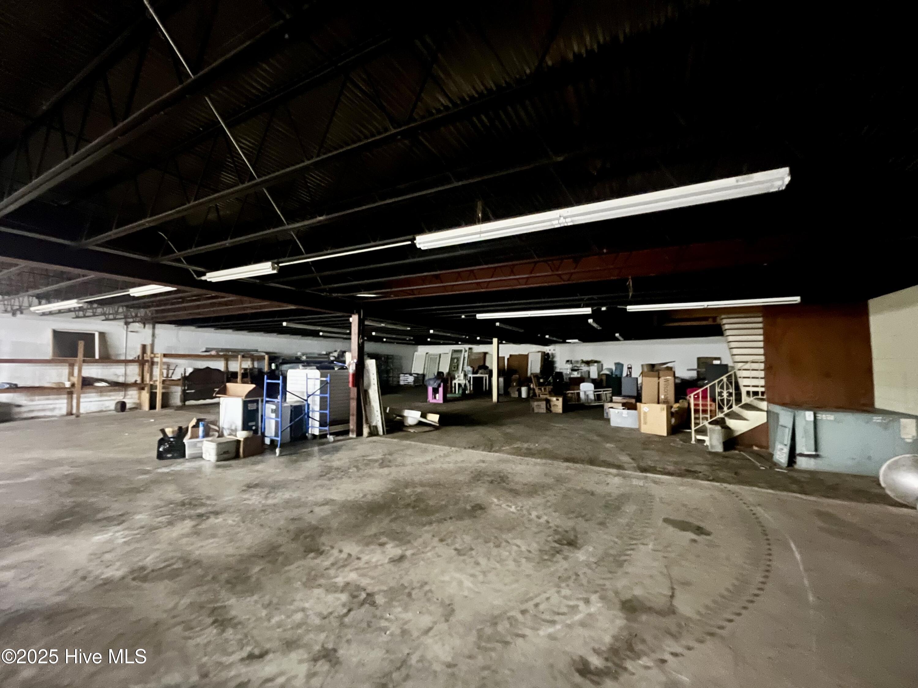 646 E Broad Avenue Property Photo 20