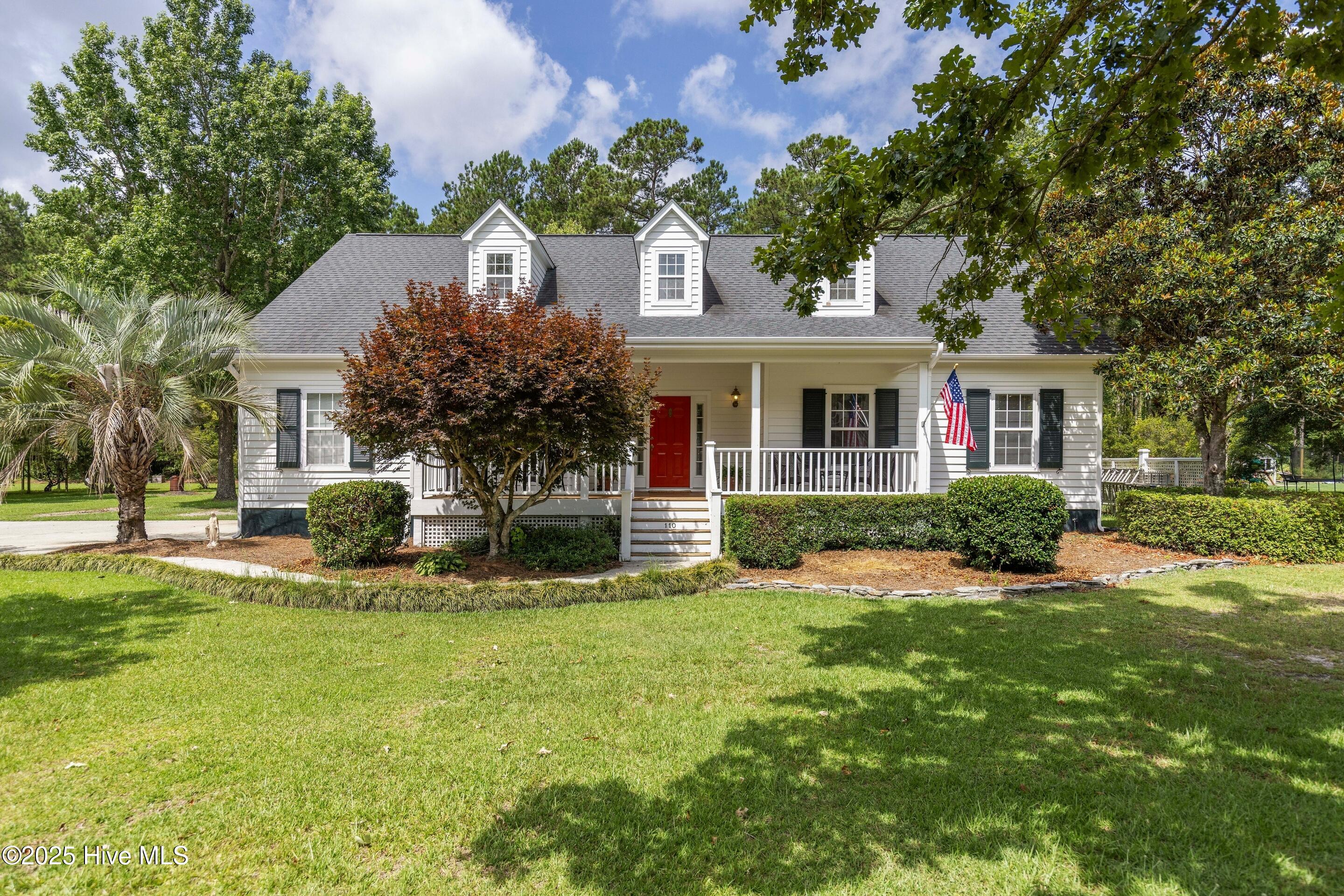 110 E Pointe Road Property Photo 1