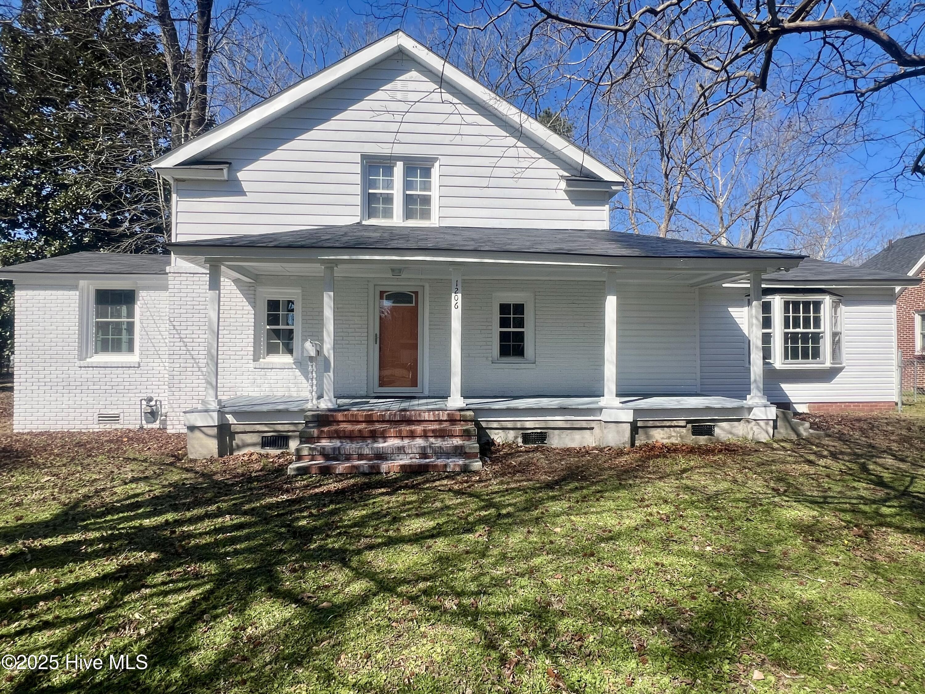 1206 N Bonner Street Property Photo