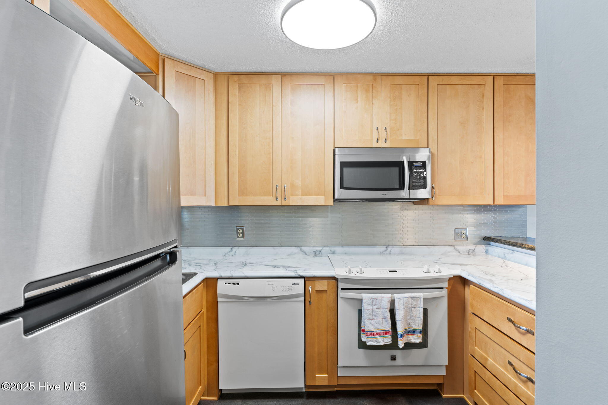 1101 S Lake Park Boulevard Unit C19 Property Photo 4